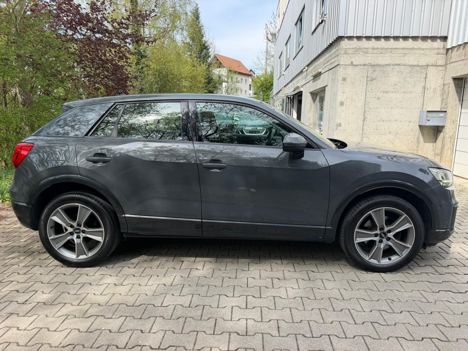 AUDI Q2 2.0 TFSI design quattro S-tronic-image-5