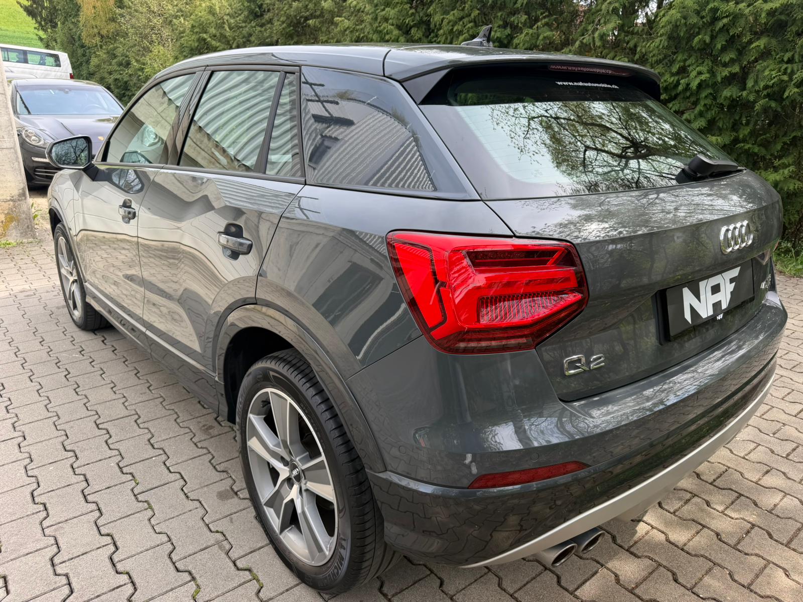 AUDI Q2 2.0 TFSI design quattro S-tronic-showroom-element-2
