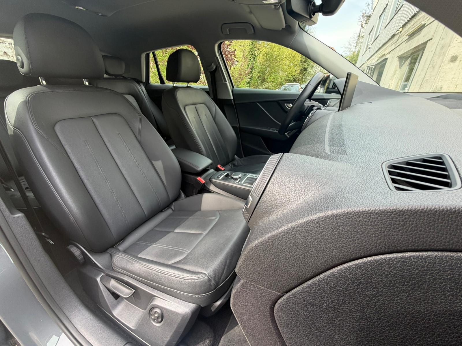 AUDI Q2 2.0 TFSI design quattro S-tronic-image-18