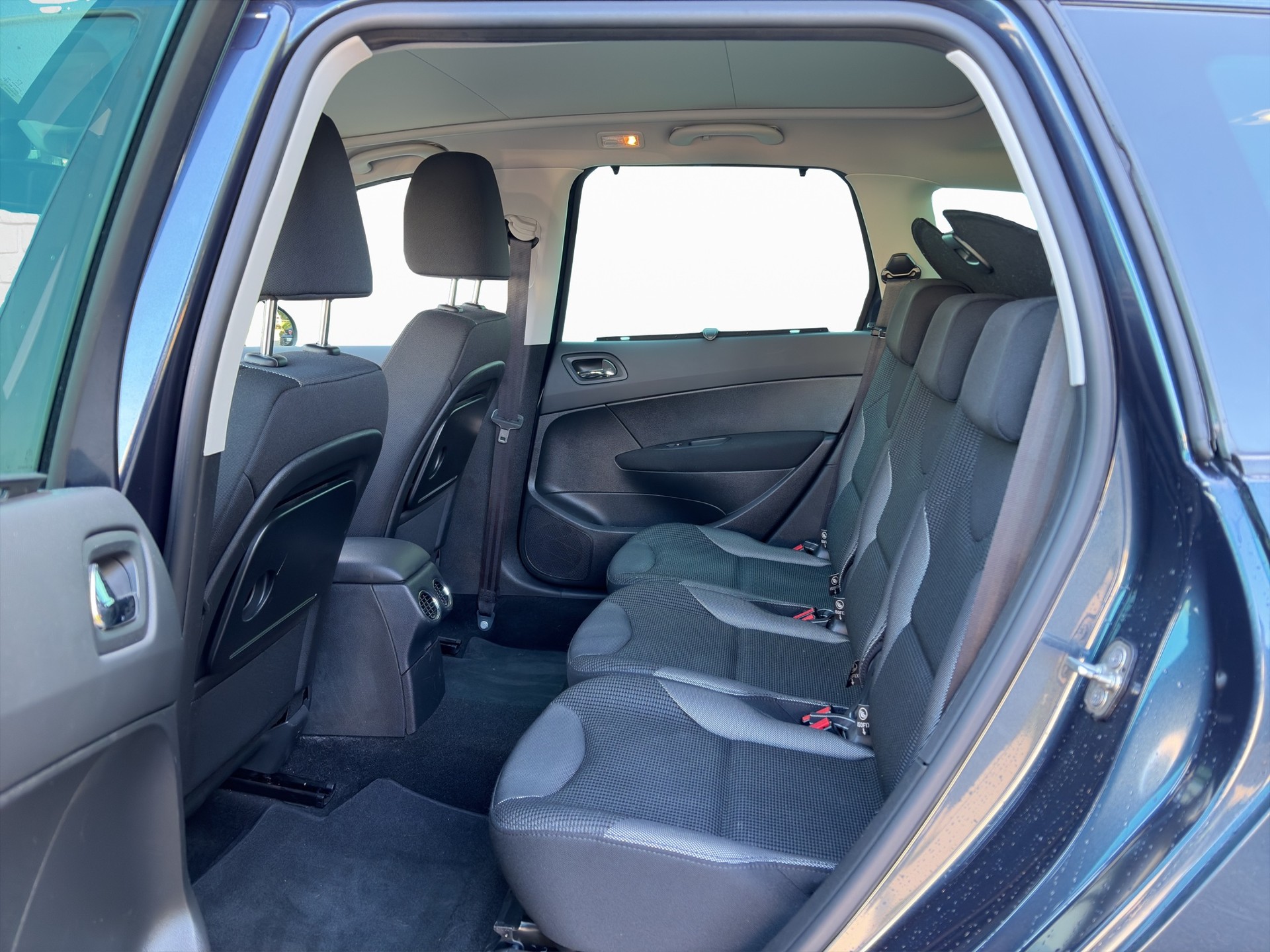 PEUGEOT 308 SW 1.6 16V VTI Trendy-image-7