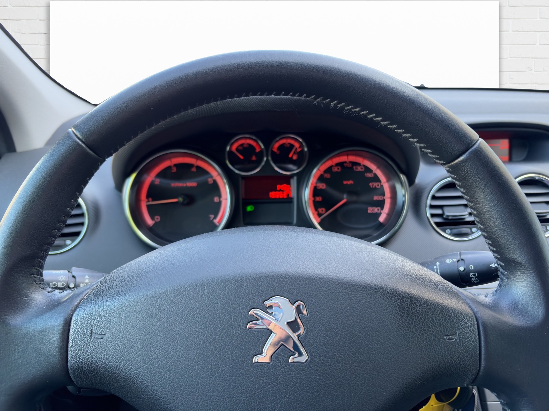 PEUGEOT 308 SW 1.6 16V VTI Trendy-image-4