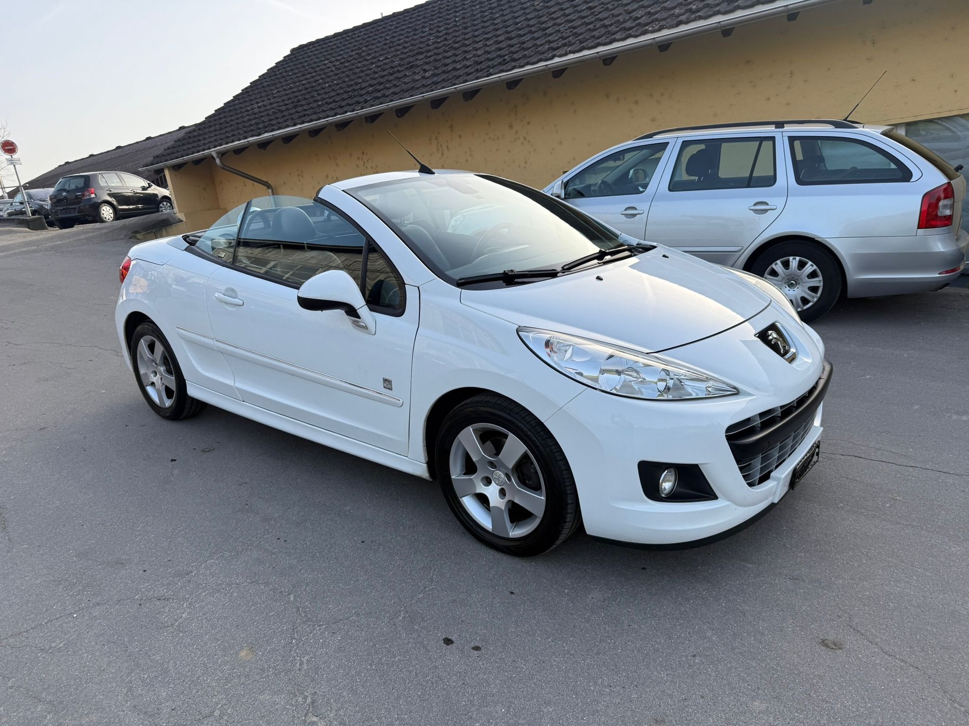 PEUGEOT 207 CC 1.6 16V Turbo Swiss Edition