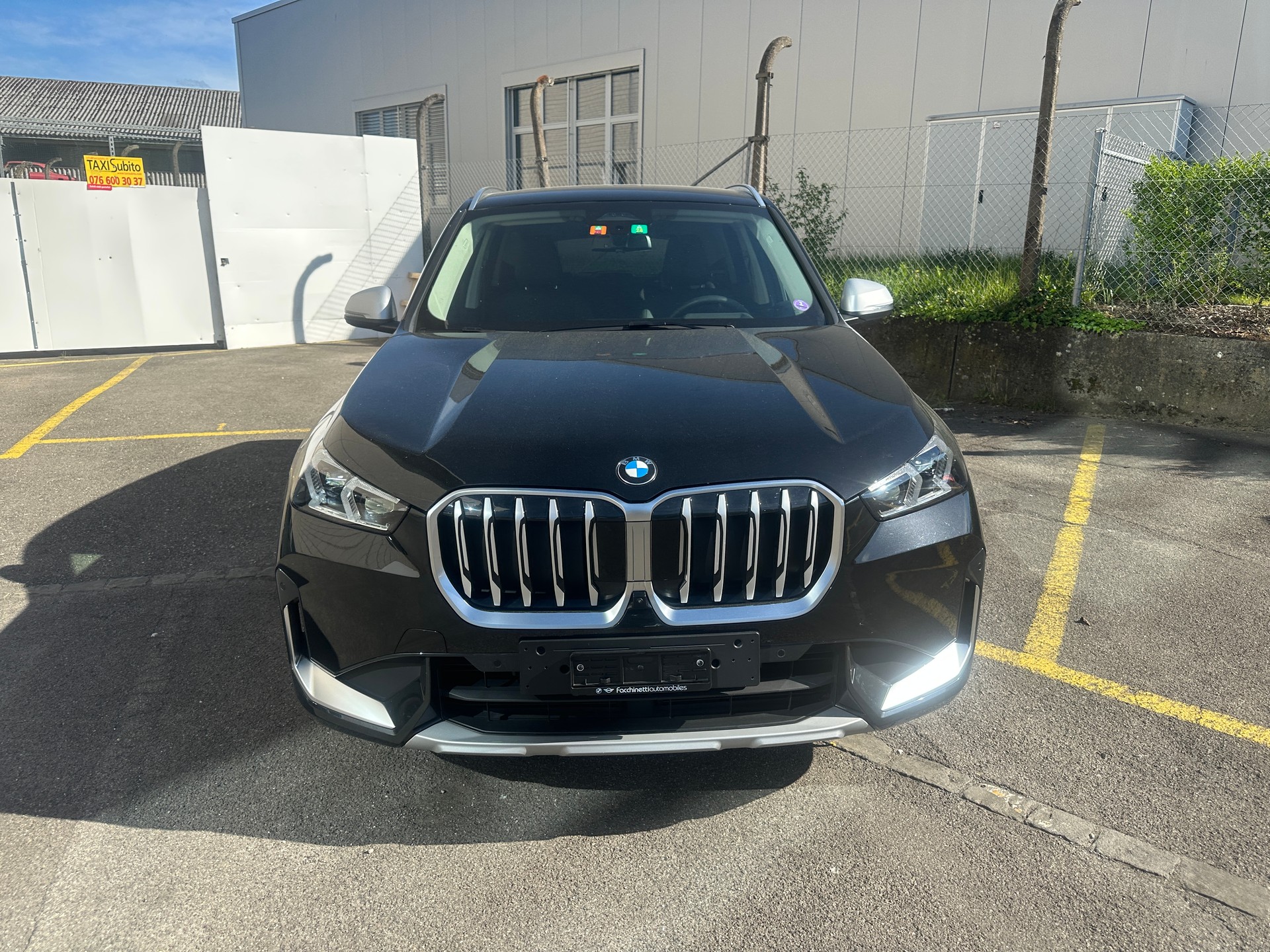 BMW X1 sDrive 18i-image-1