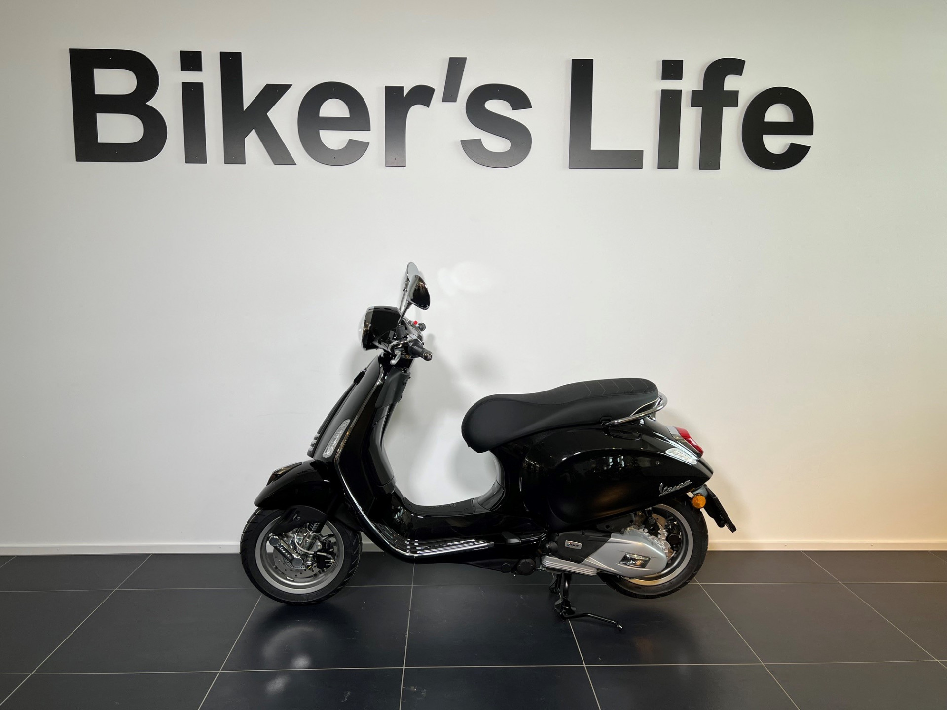 PIAGGIO Vespa Primavera 125 S-showroom-element-1