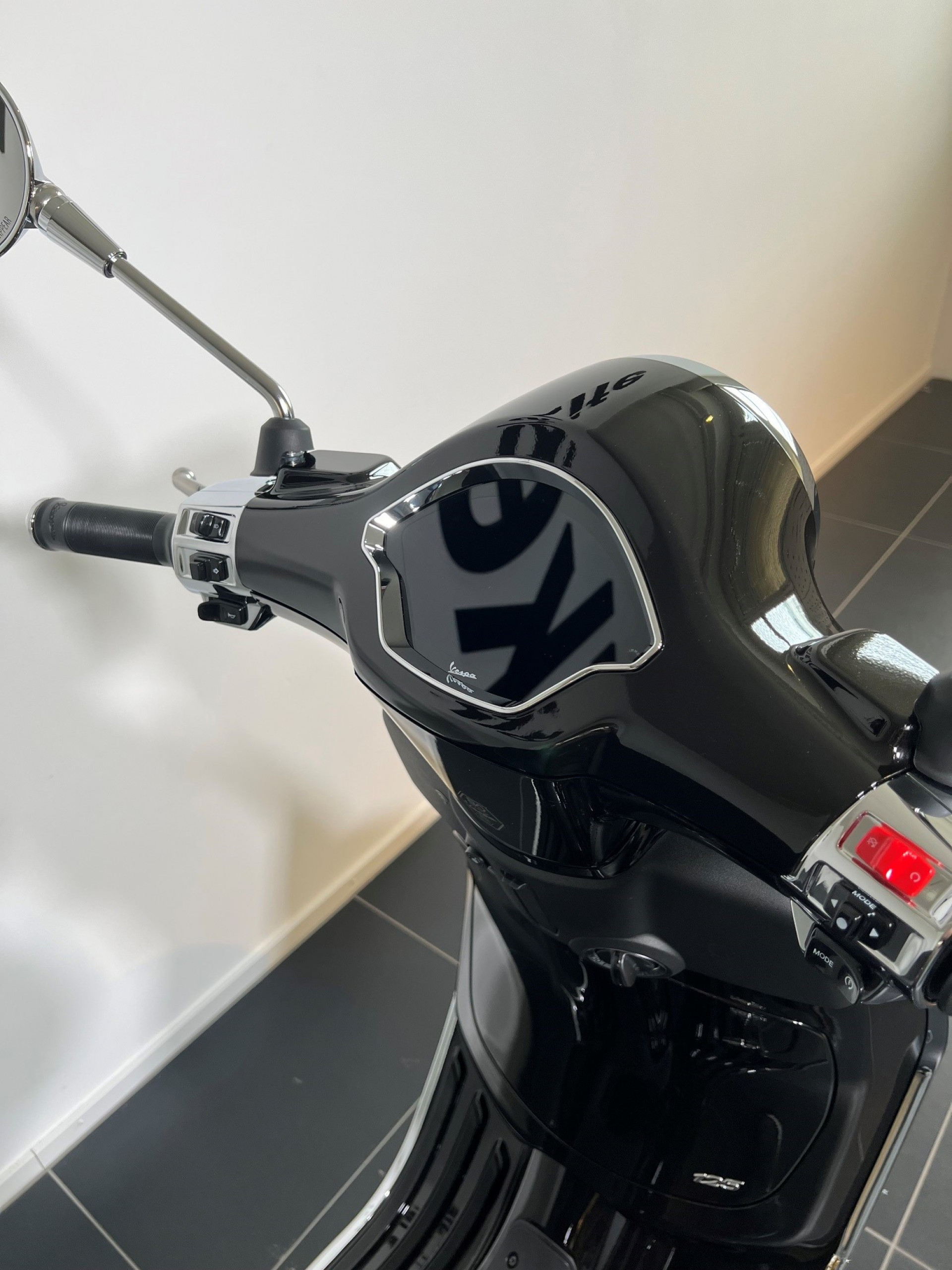 PIAGGIO Vespa Primavera 125 S-showroom-element-2