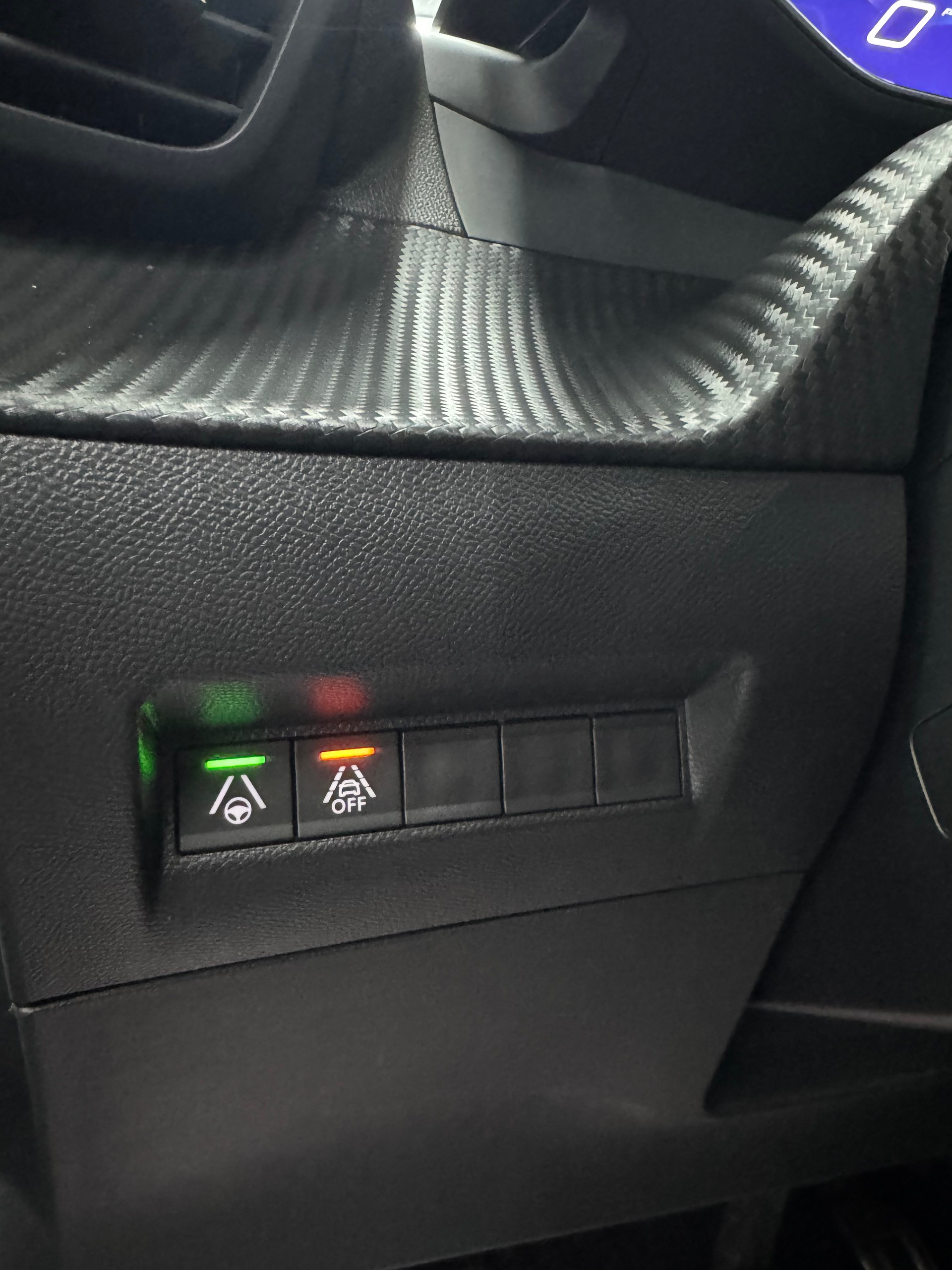 PEUGEOT 2008 1.2 PureTech GT EAT8-image-25