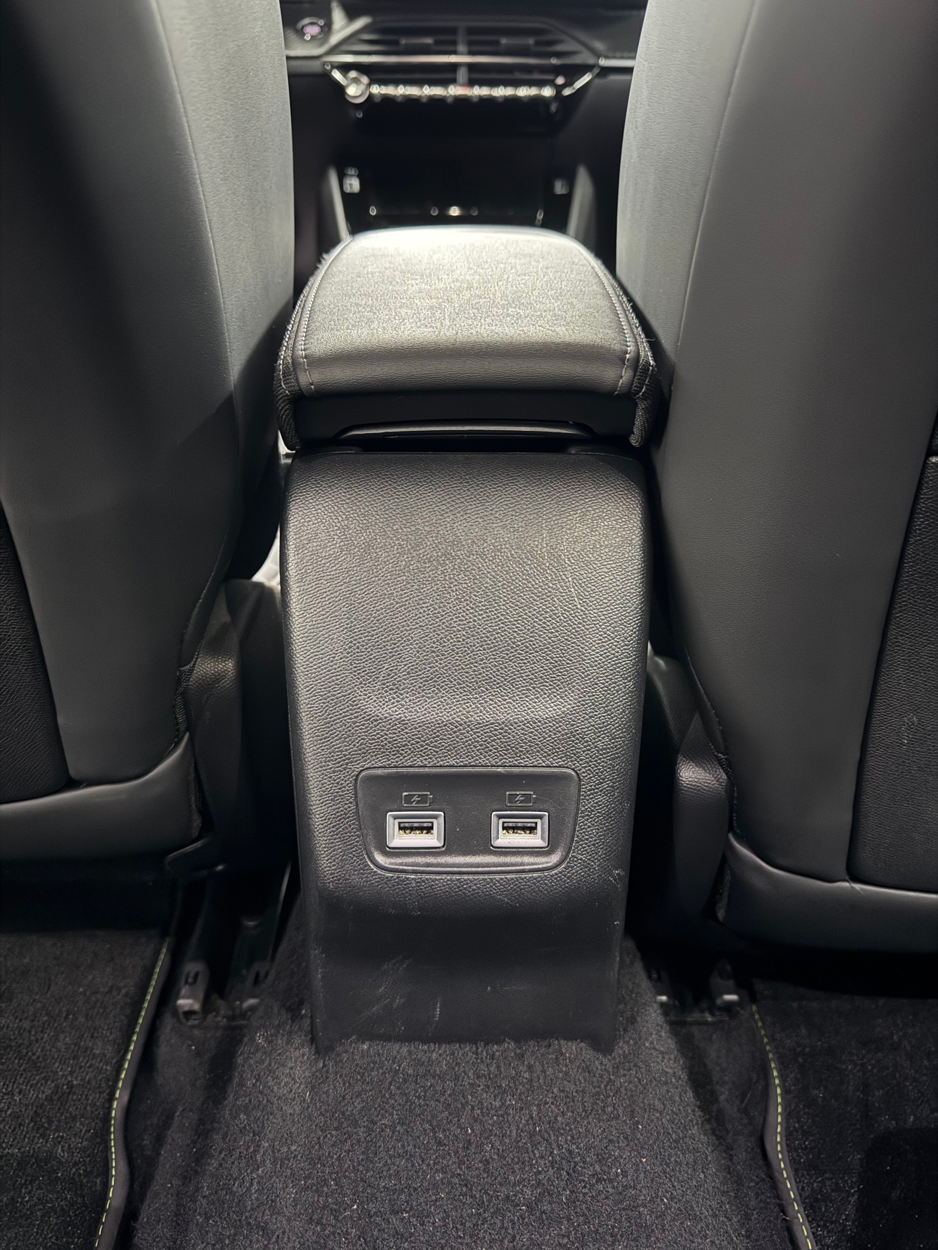 PEUGEOT 2008 1.2 PureTech GT EAT8-image-18