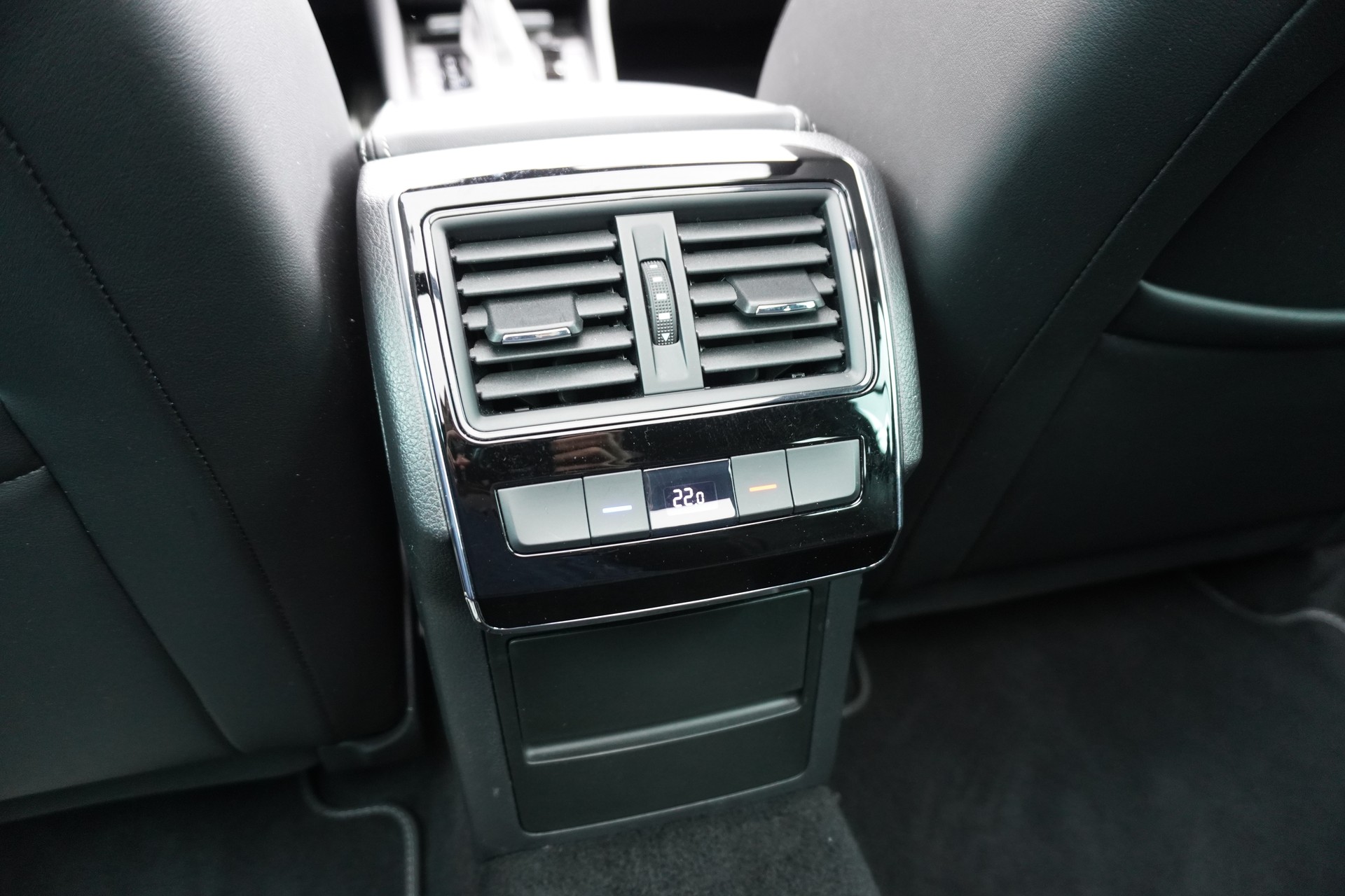 SKODA Superb 1.4 TSI Sport Line PHEV DSG-image-17