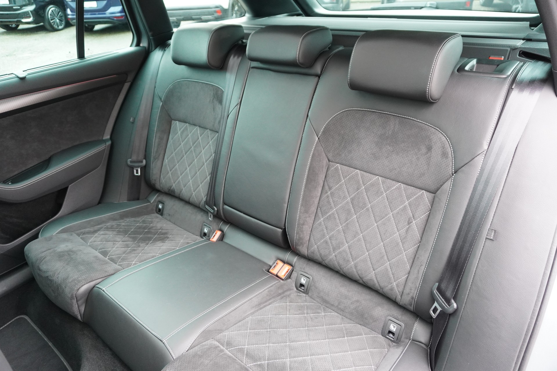 SKODA Superb 1.4 TSI Sport Line PHEV DSG-image-15