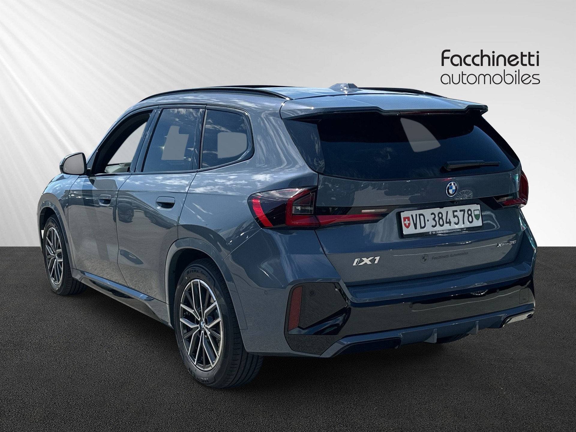 BMW iX1 xDrive 30 M Sport-showroom-element-2