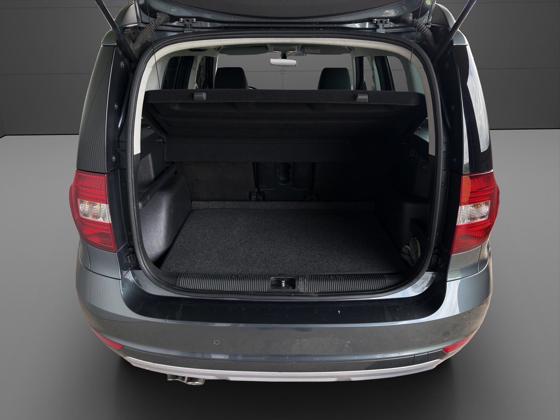 SKODA Yeti 2.0 TDI Ambition 4x4 DSG-showroom-element-3
