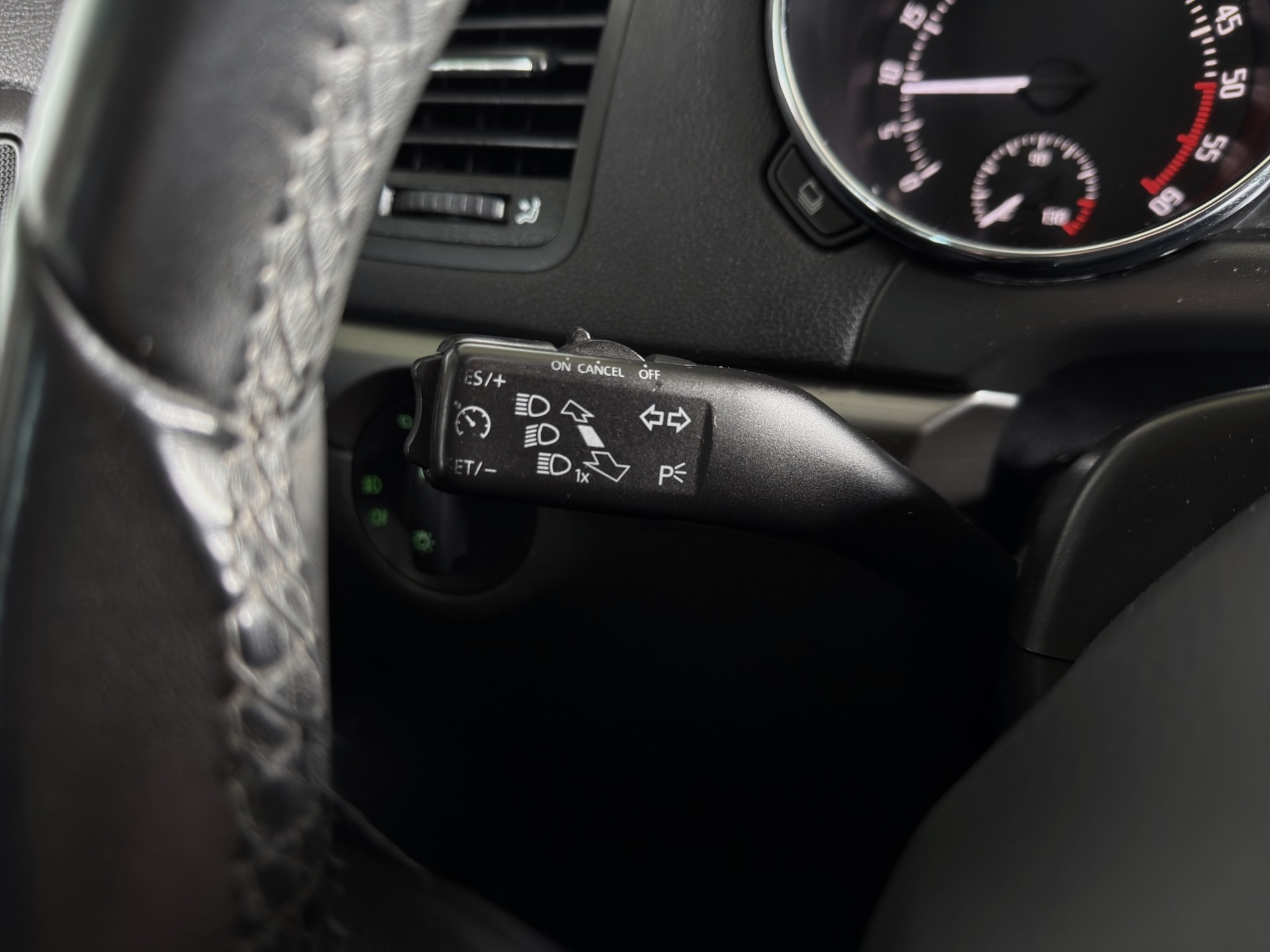 SKODA Yeti 2.0 TDI Ambition 4x4 DSG-image-16