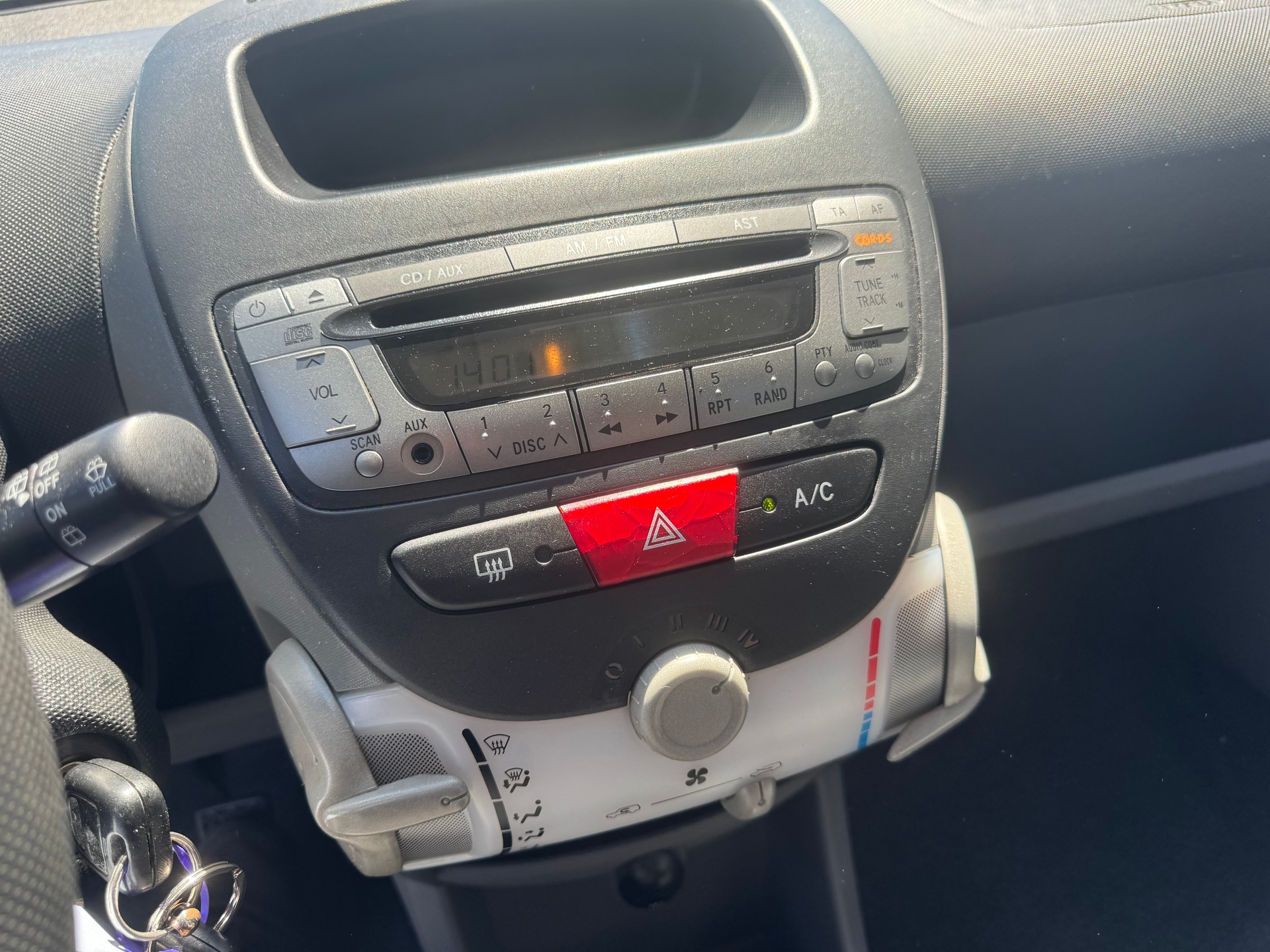 PEUGEOT 107 1.0 Trendy-image-9
