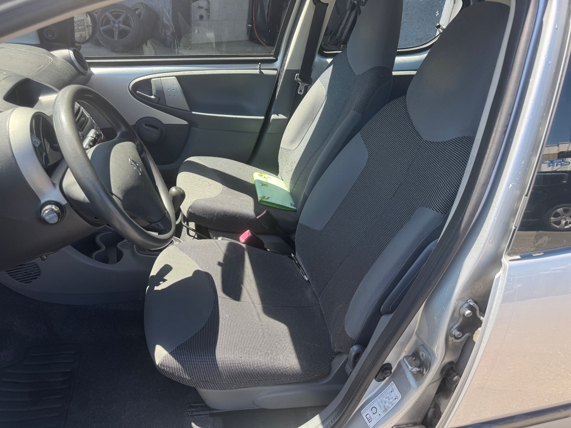 PEUGEOT 107 1.0 Trendy-image-7