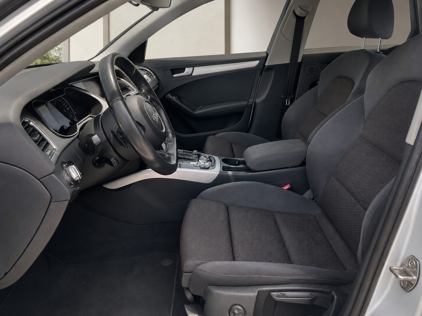 AUDI A4 allroad 2.0 TDI quattro S-tronic-image-8
