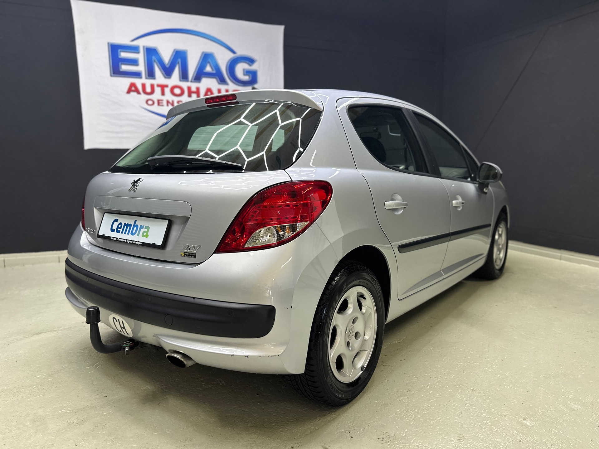 PEUGEOT 207 1.6 16V XS Automatic-image-4