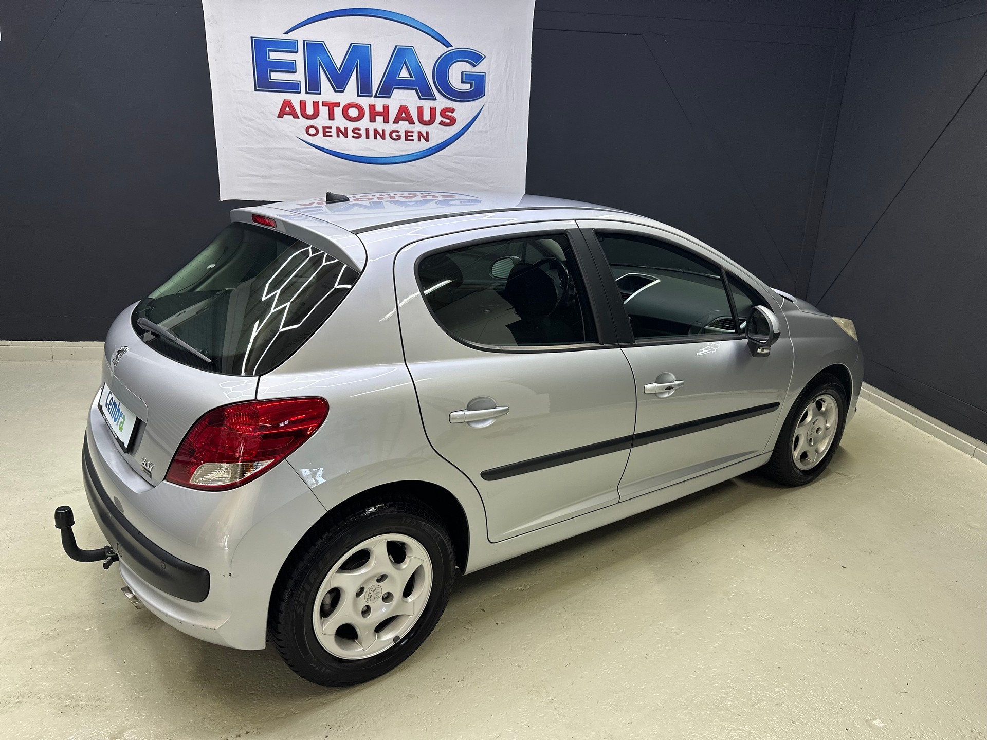 PEUGEOT 207 1.6 16V XS Automatic-image-6