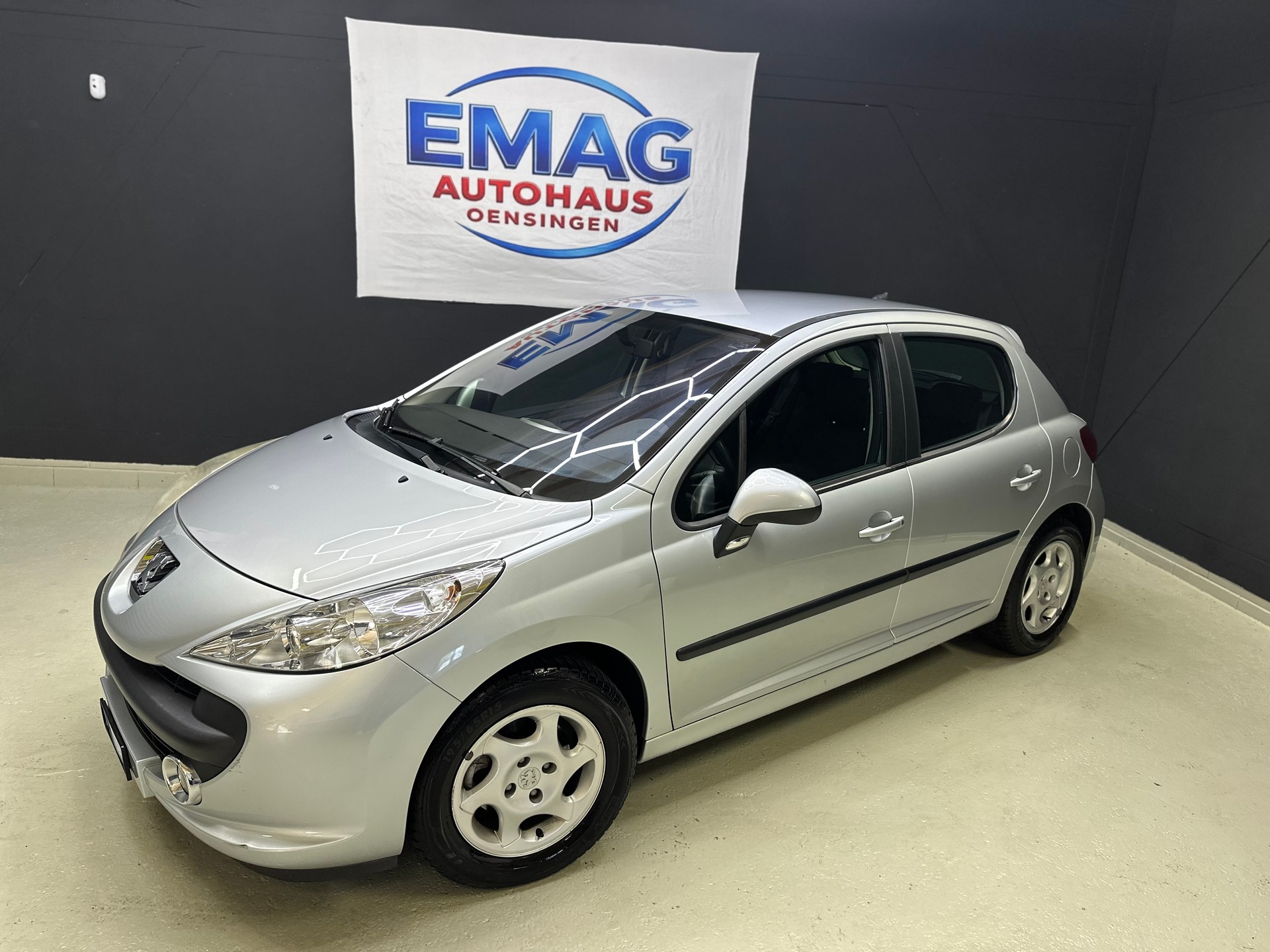 PEUGEOT 207 1.6 16V XS Automatic-image-1