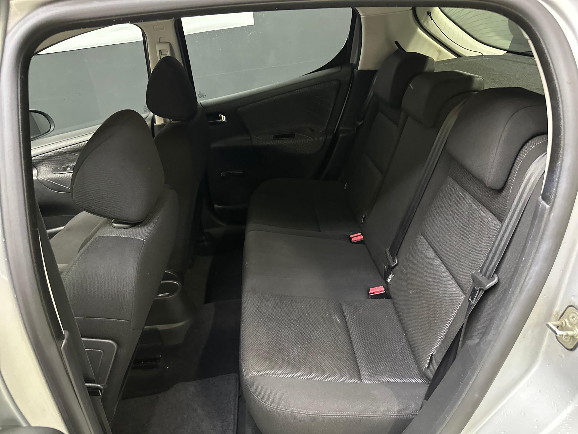 PEUGEOT 207 1.6 16V XS Automatic-image-13