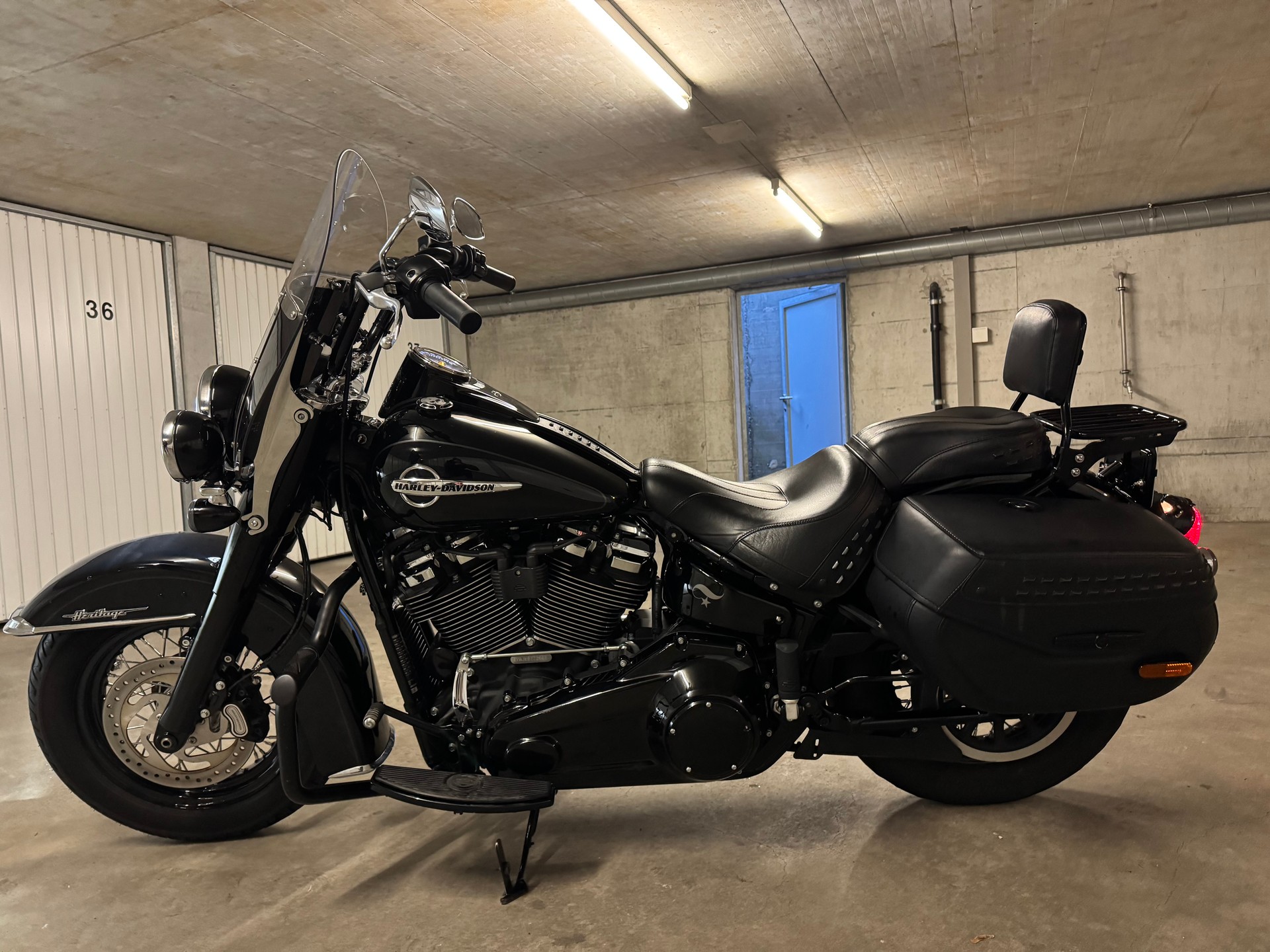HARLEY-DAVIDSON FLHC Heritage Classic 107 ABS-image-1