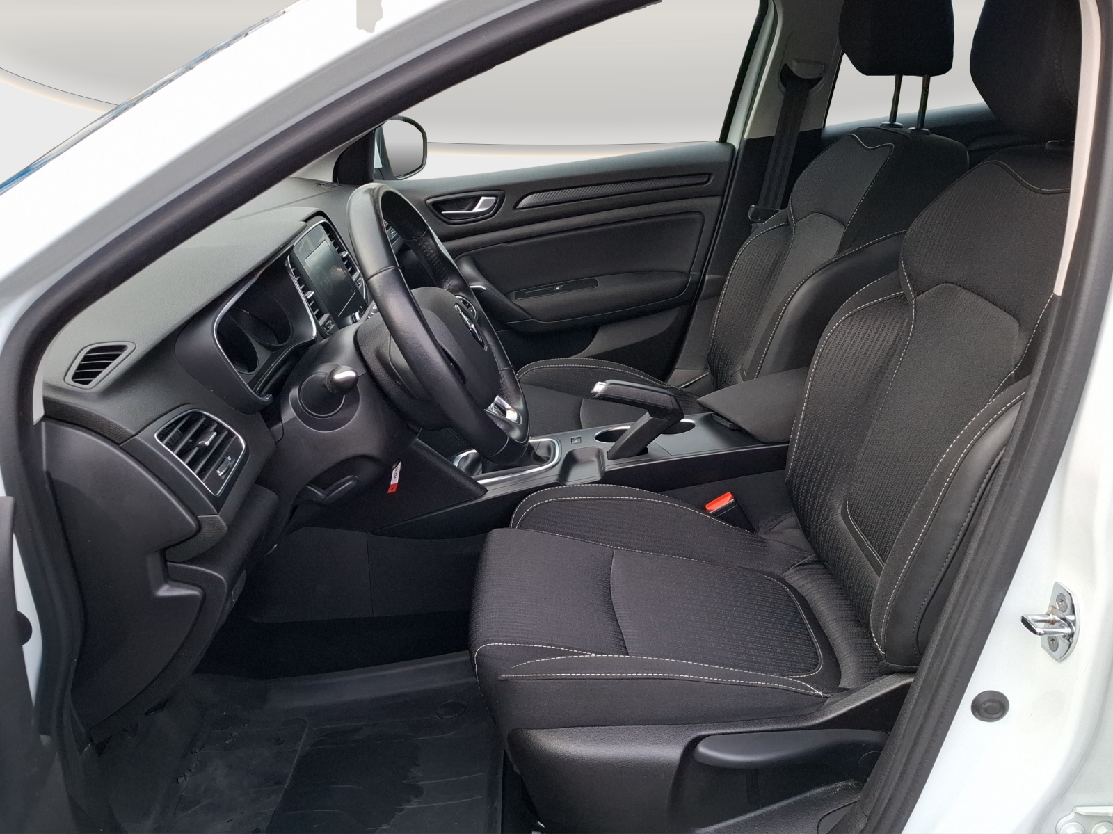 RENAULT Mégane Grandtour 1.5 dCi Business// 1.Hand // 8-fach bereift-image-8