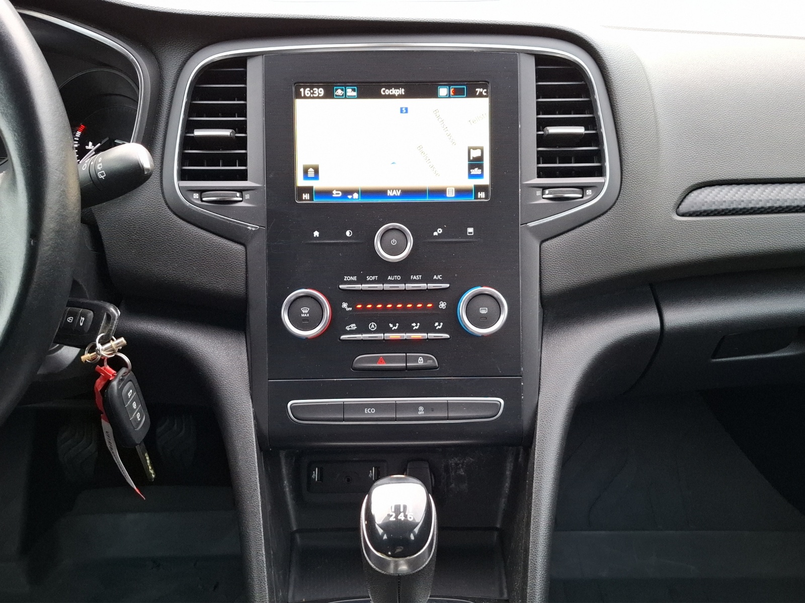 RENAULT Mégane Grandtour 1.5 dCi Business// 1.Hand // 8-fach bereift-image-13