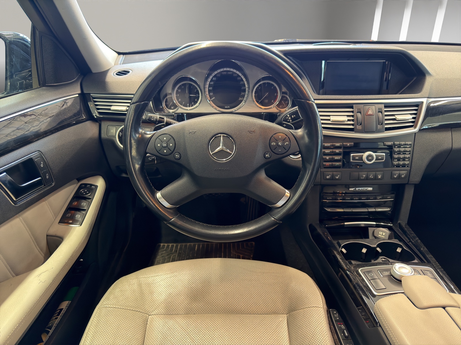 MERCEDES-BENZ E 350 CDI BlueEfficiency Elégance 4Matic 7G-Tronic-image-9