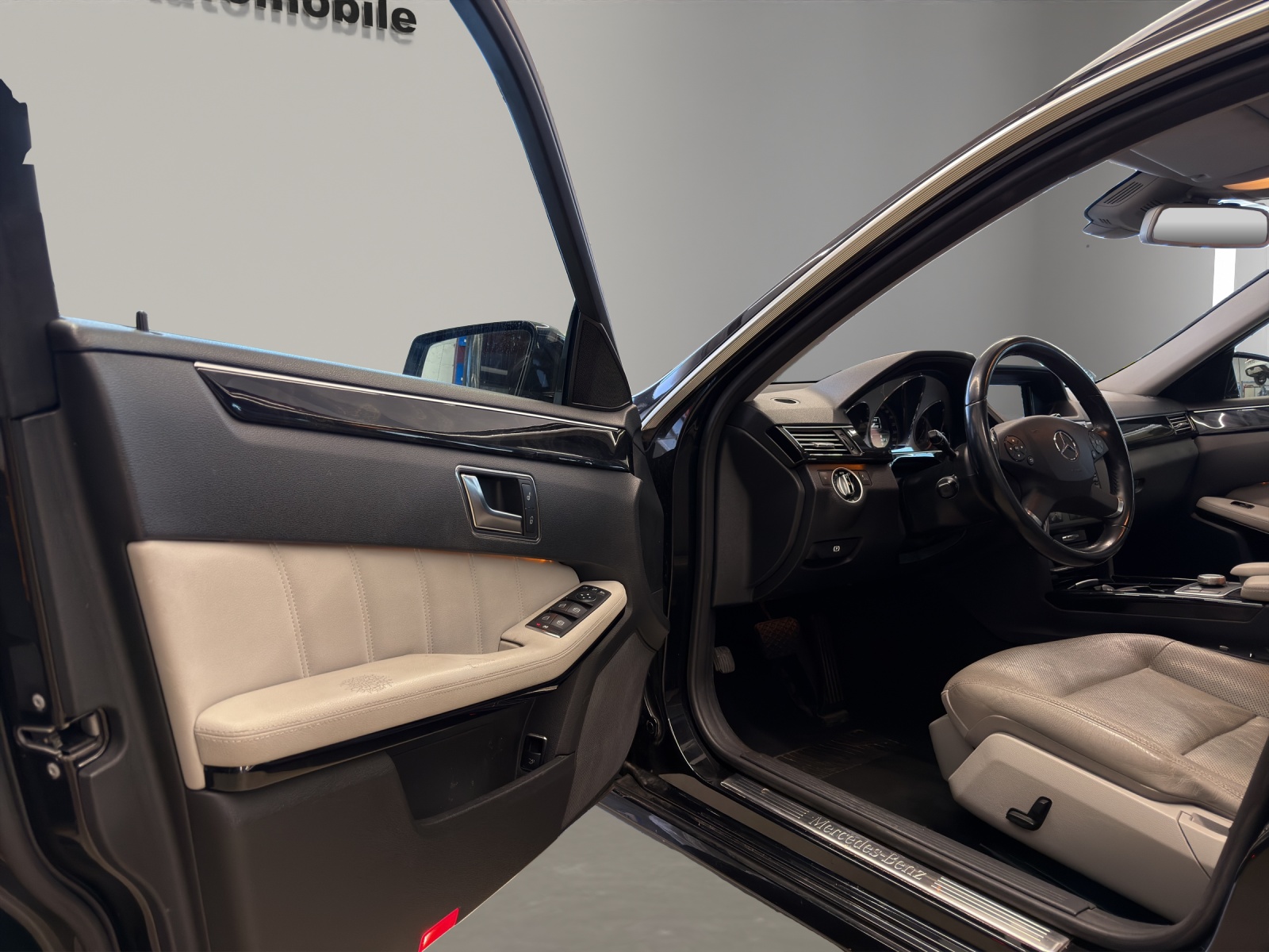 MERCEDES-BENZ E 350 CDI BlueEfficiency Elégance 4Matic 7G-Tronic-image-6