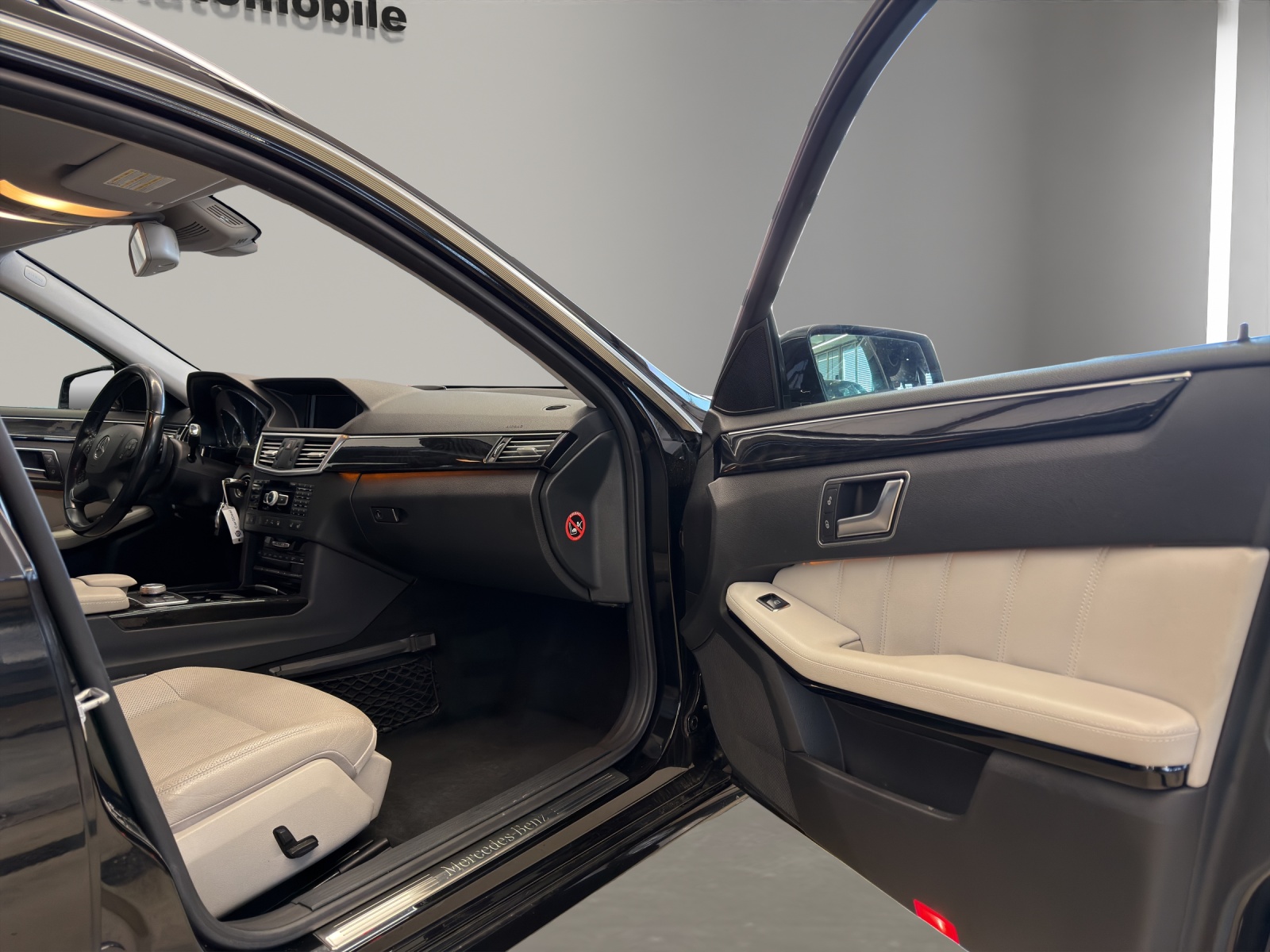 MERCEDES-BENZ E 350 CDI BlueEfficiency Elégance 4Matic 7G-Tronic-image-11