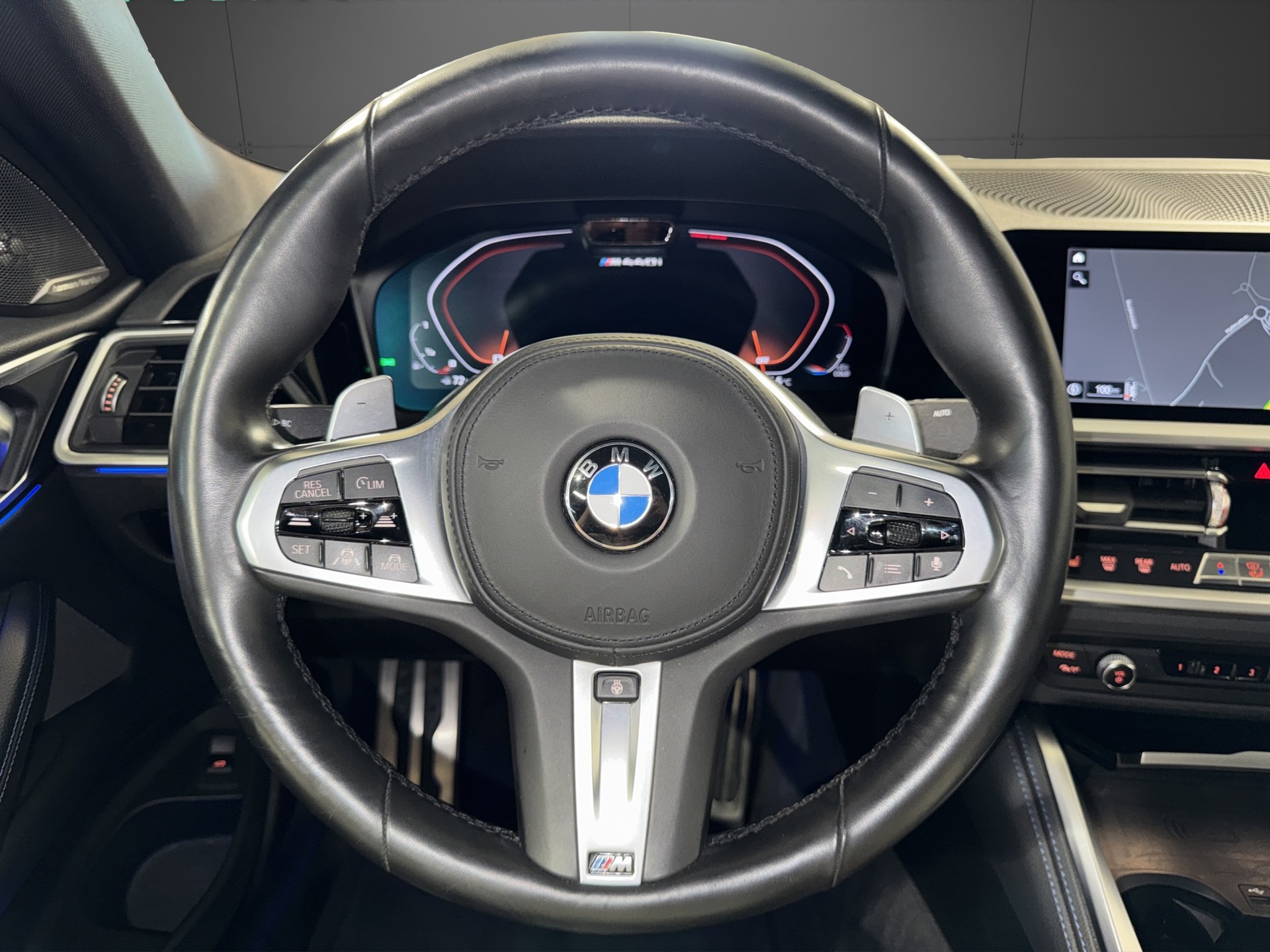 BMW M440i xDrive Coupé-image-13