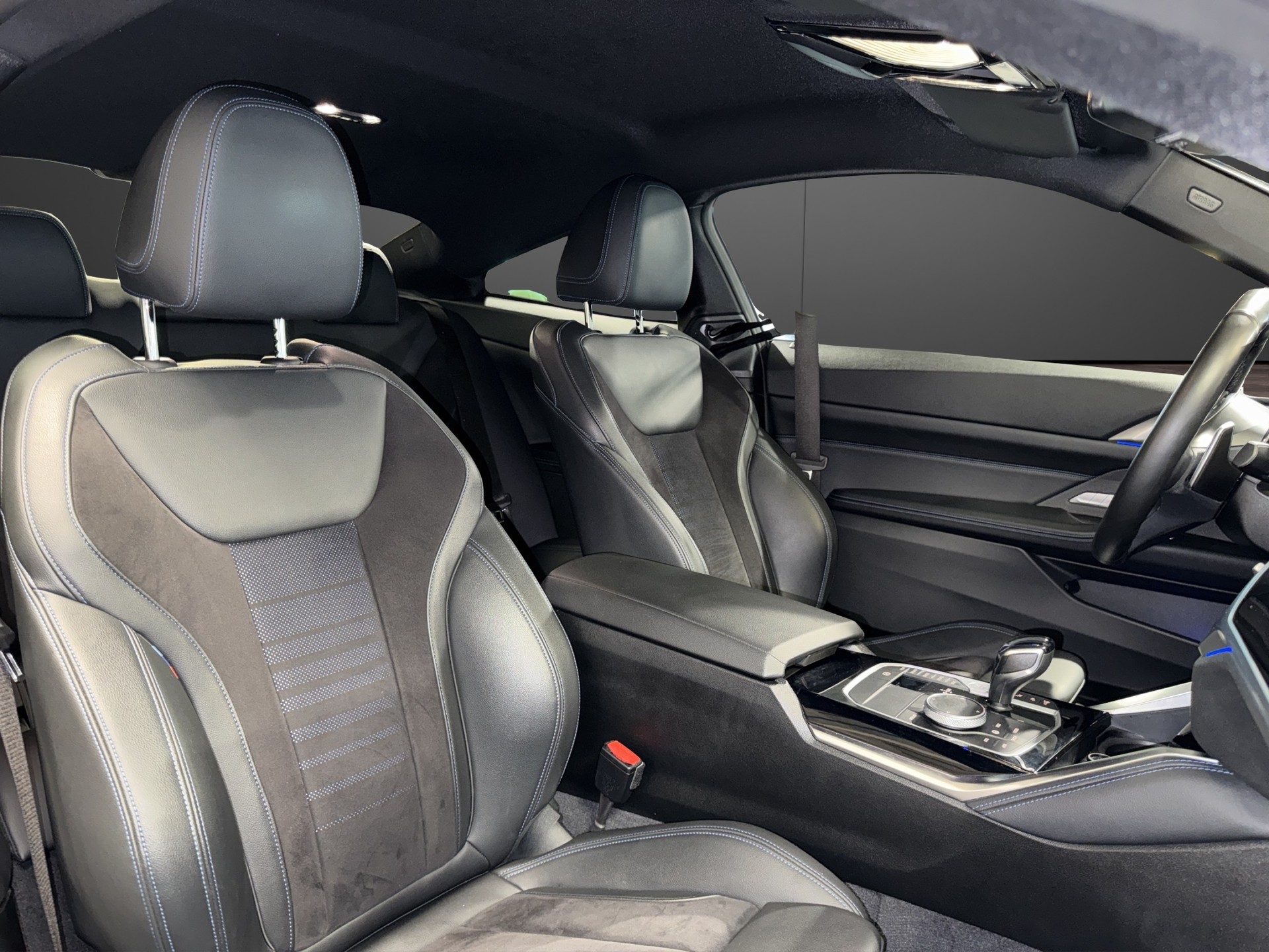 BMW M440i xDrive Coupé-image-17