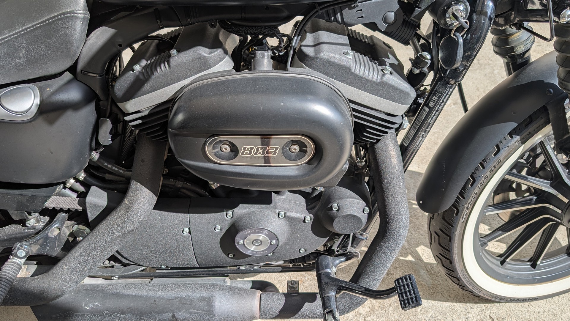 HARLEY-DAVIDSON XL 883 N Sportster Iron-image-3