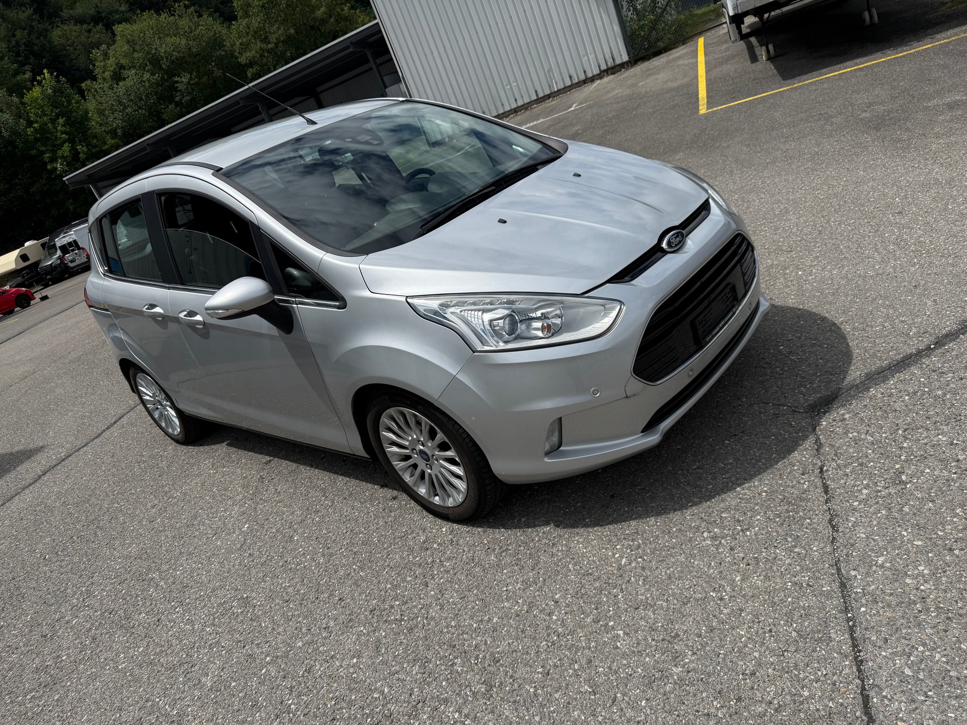 FORD B-Max 1.0 SCTi Titanium-image-2