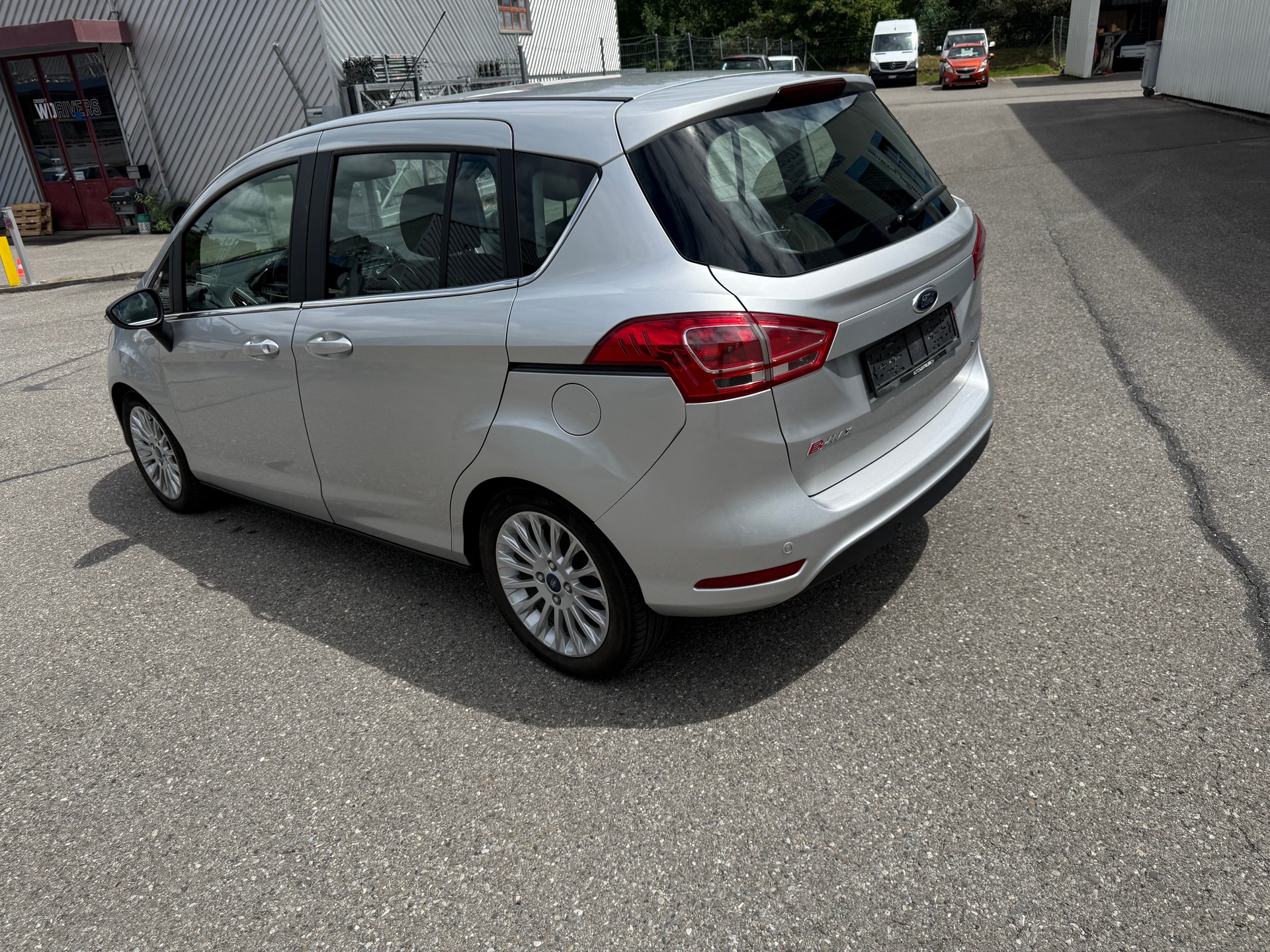 FORD B-Max 1.0 SCTi Titanium-image-5