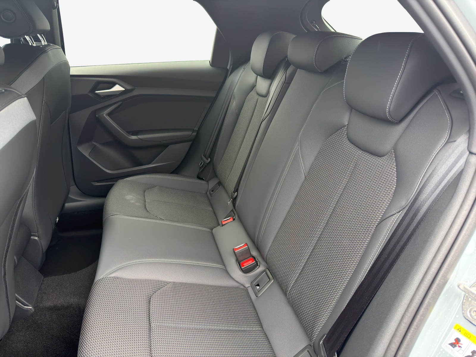 AUDI A1 Sportback 30 TFSI S Line Attraction S-tronic-image-11
