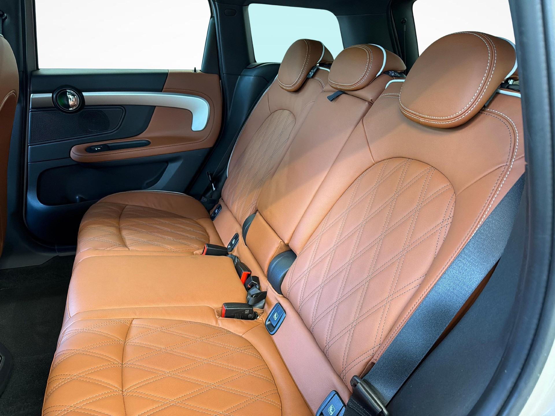 MINI Countryman F60 1.5i Cooper S E ALL4-image-19