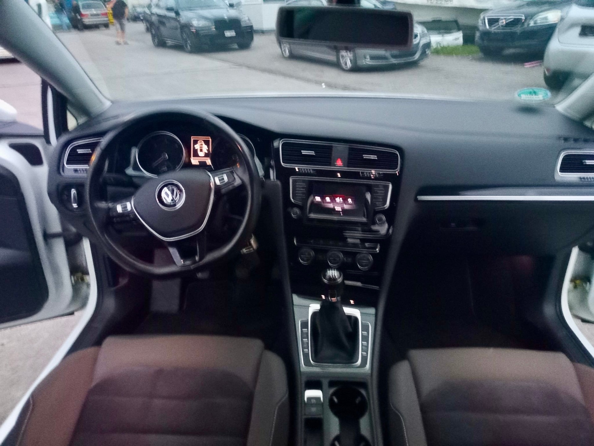 VW Golf 2.0 TDI Highline 4Motion-image-6