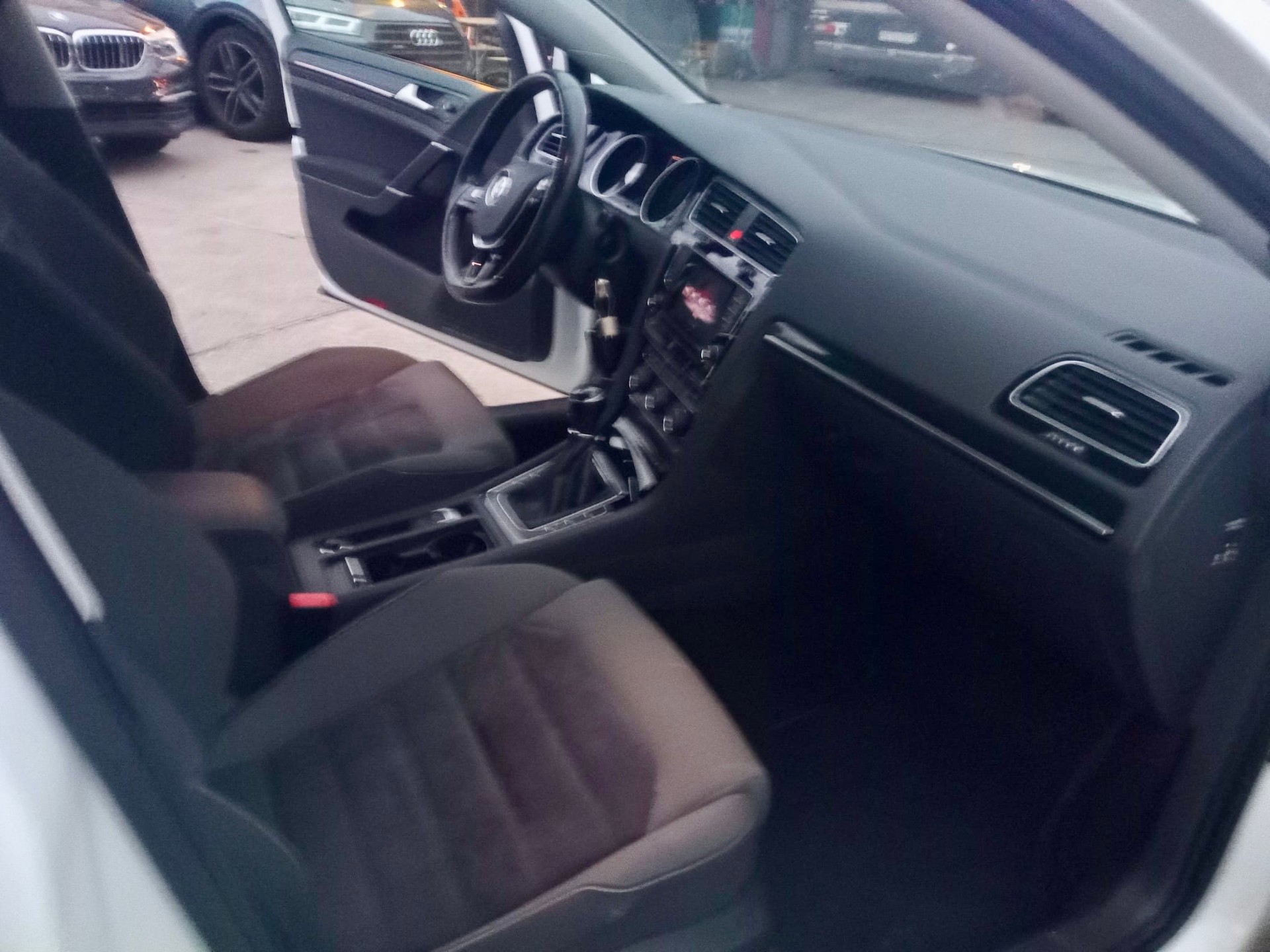 VW Golf 2.0 TDI Highline 4Motion-image-7