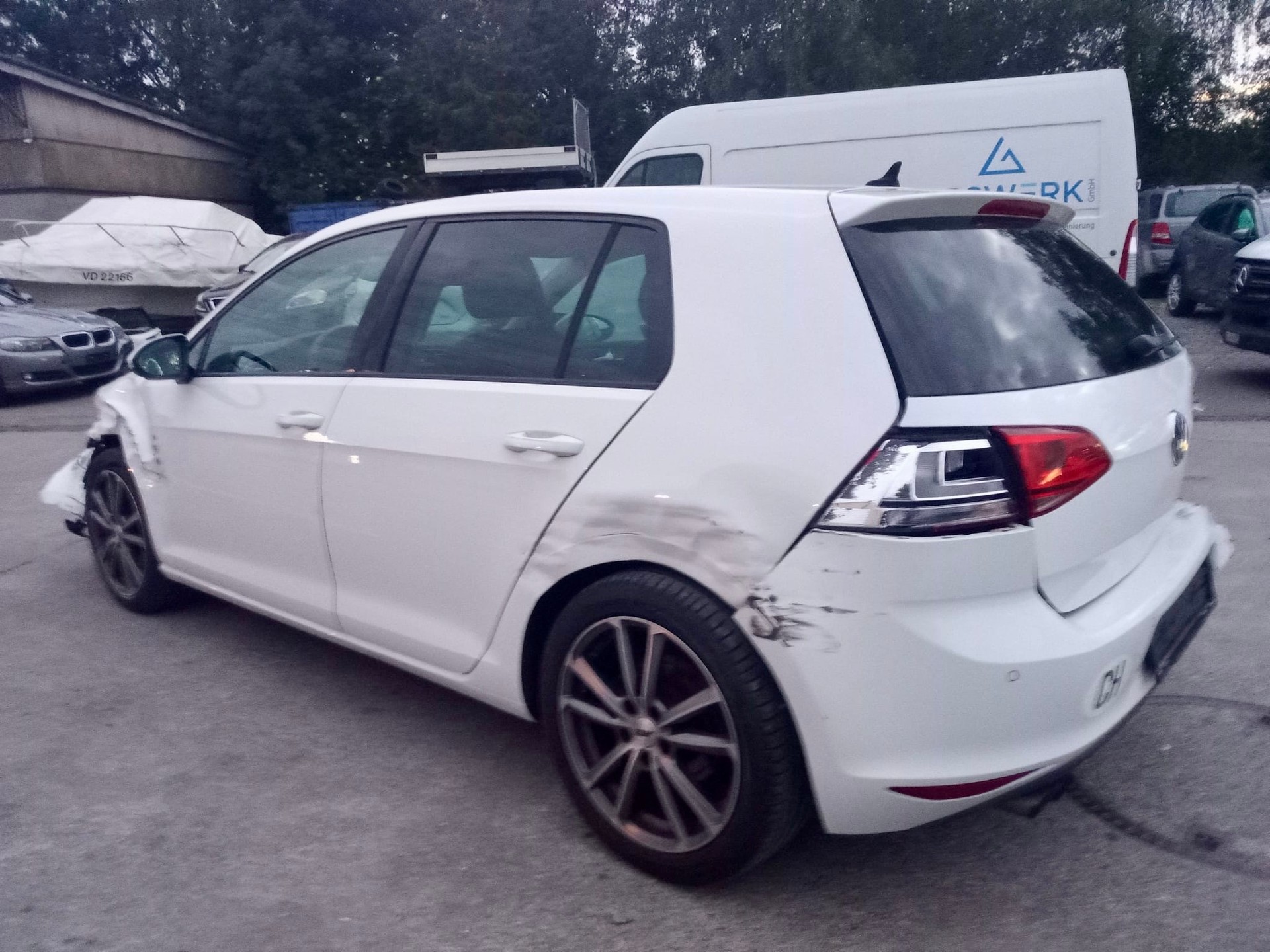 VW Golf 2.0 TDI Highline 4Motion-image-2