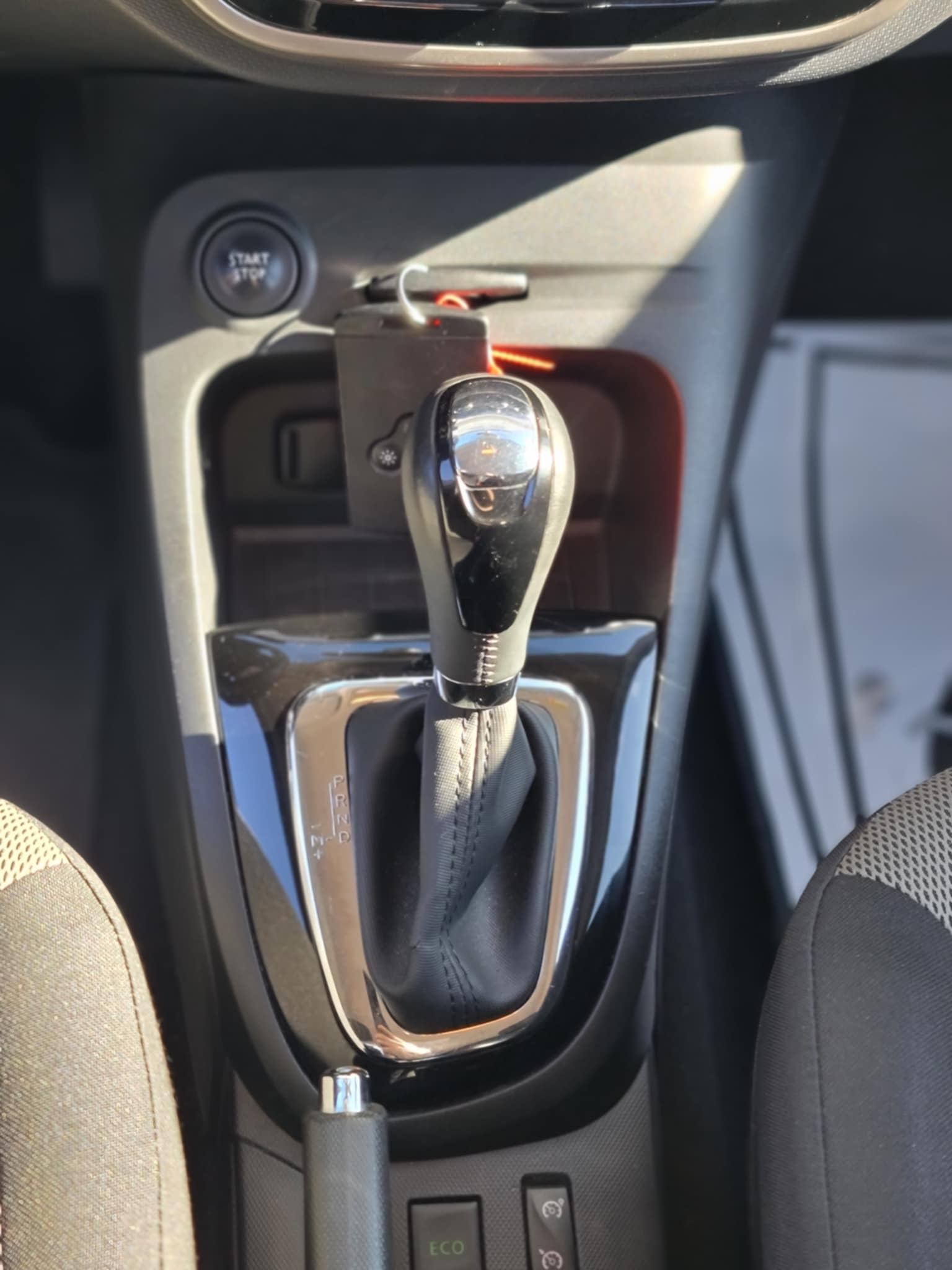 RENAULT Captur 1.2 T 16V Dynamique EDC-image-11