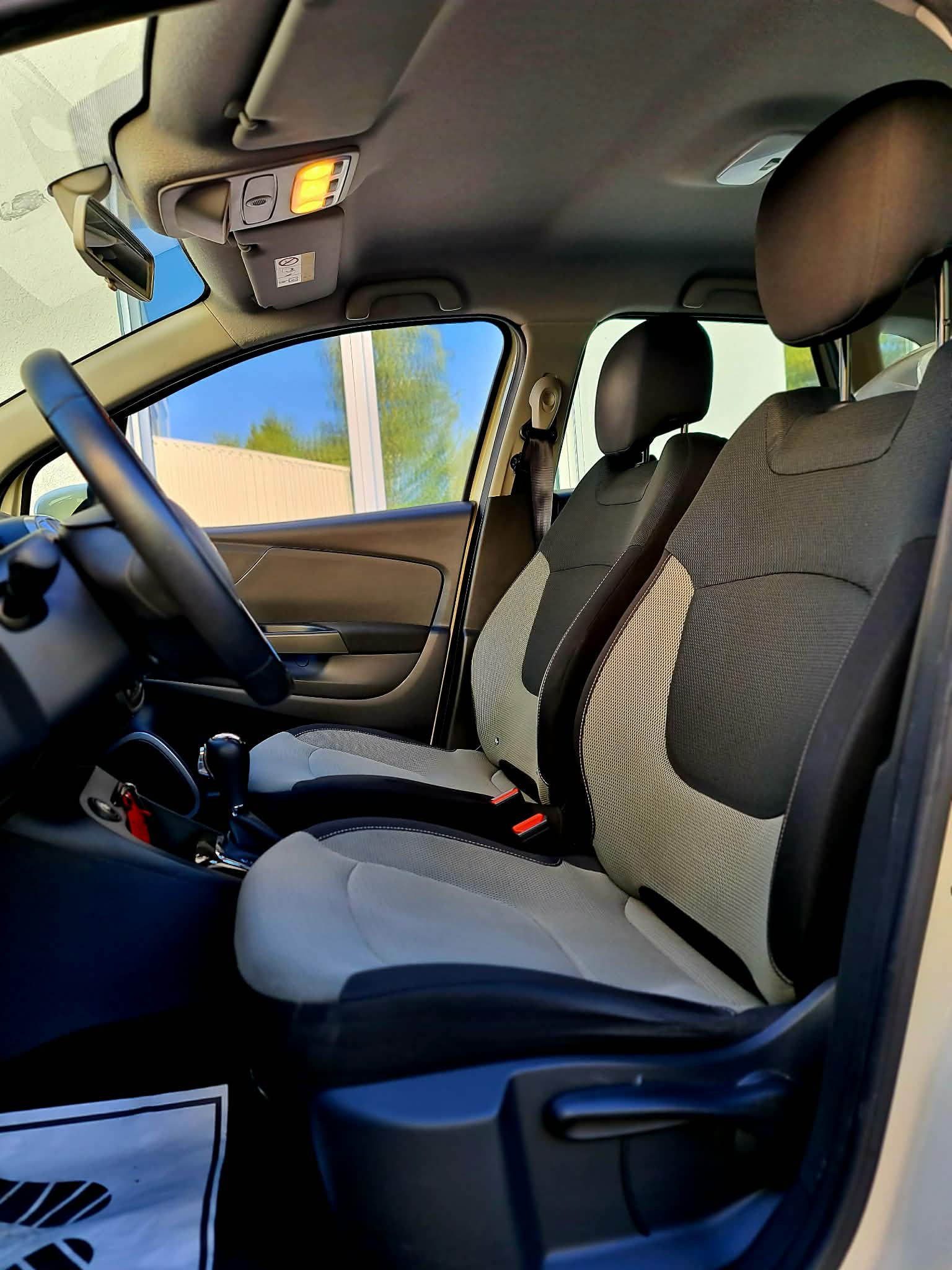 RENAULT Captur 1.2 T 16V Dynamique EDC-image-13