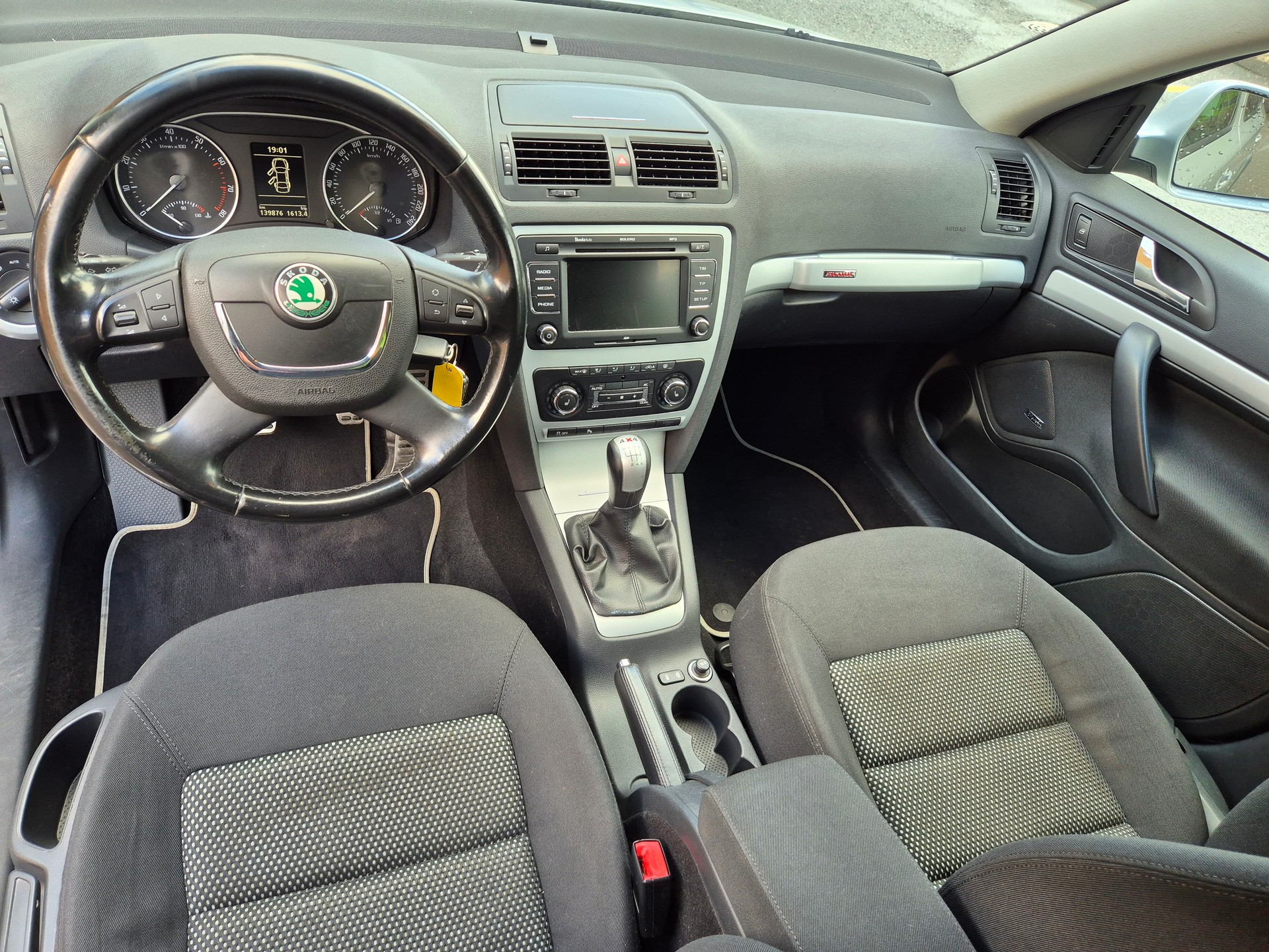 SKODA Octavia Combi 1.8 TSI Scout 4x4-image-6