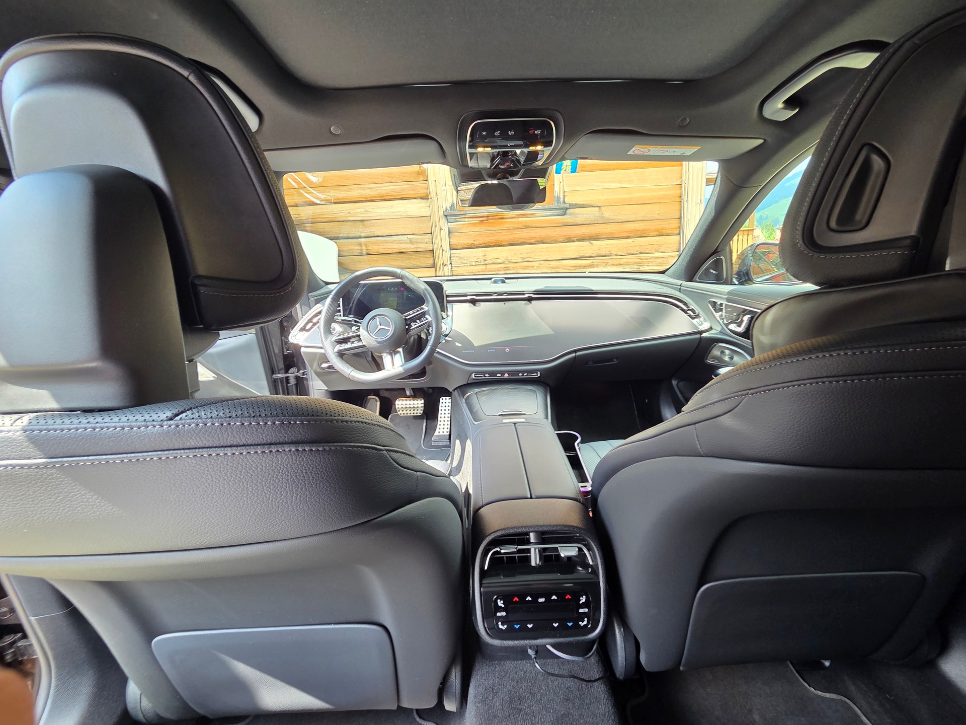 MERCEDES-BENZ E 220 d AMG Line 4matic-image-11
