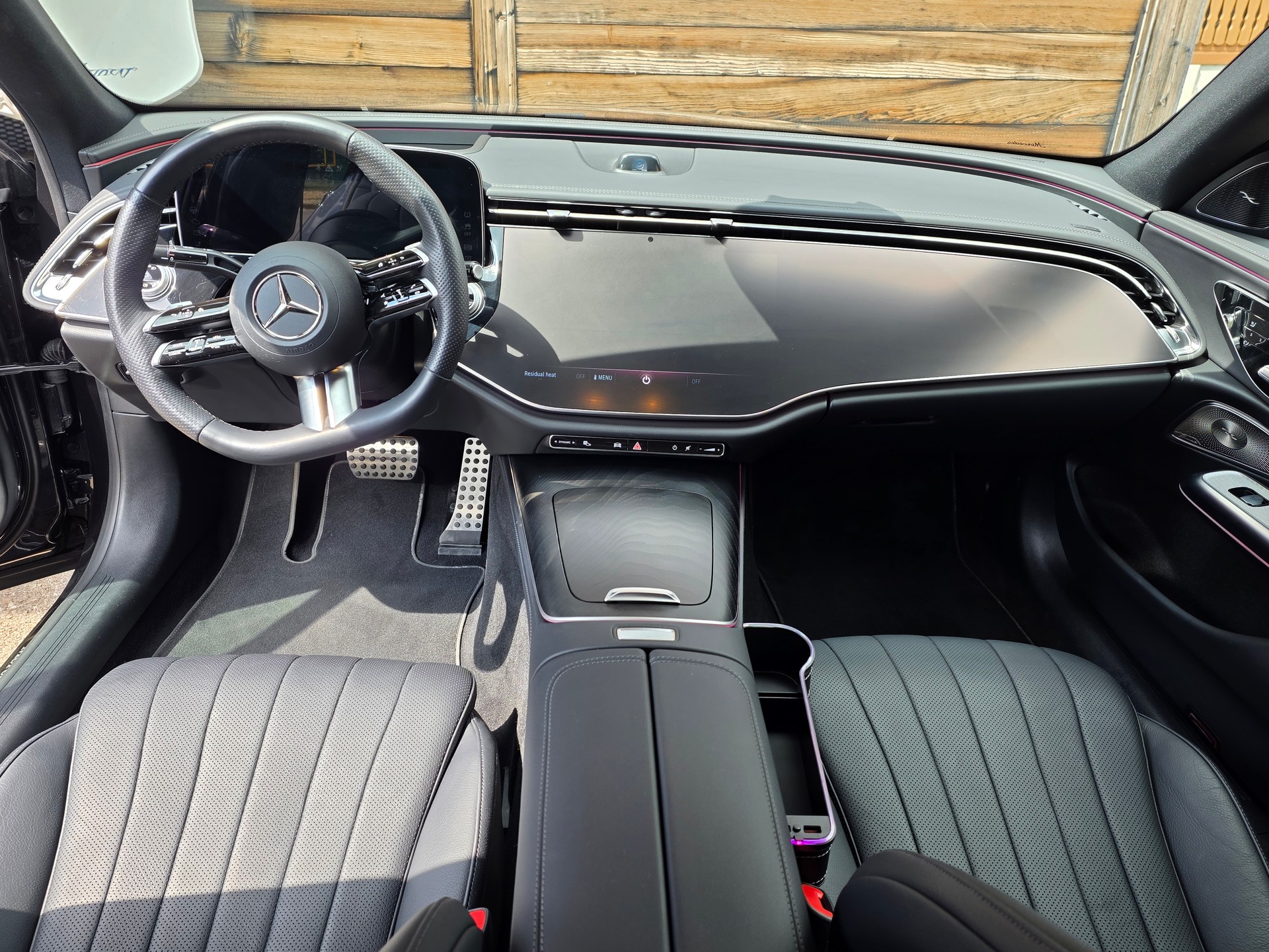 MERCEDES-BENZ E 220 d AMG Line 4matic-image-10