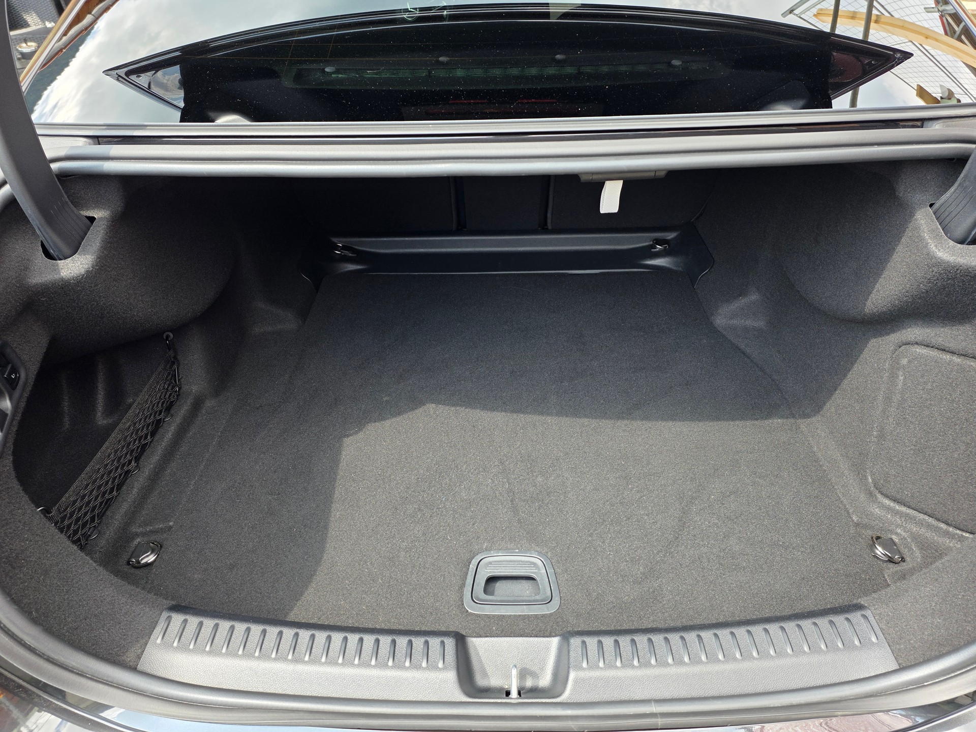 MERCEDES-BENZ E 220 d AMG Line 4matic-image-16