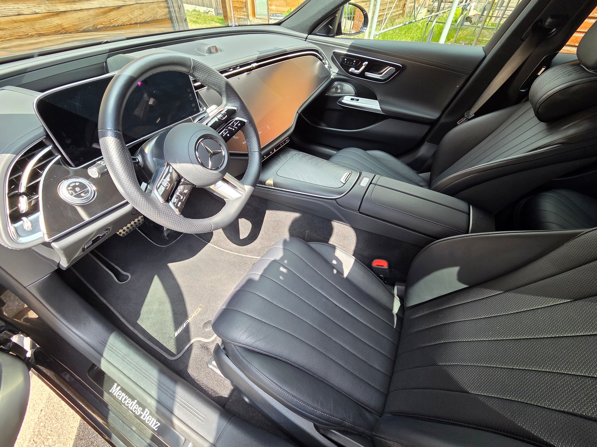 MERCEDES-BENZ E 220 d AMG Line 4matic-image-12