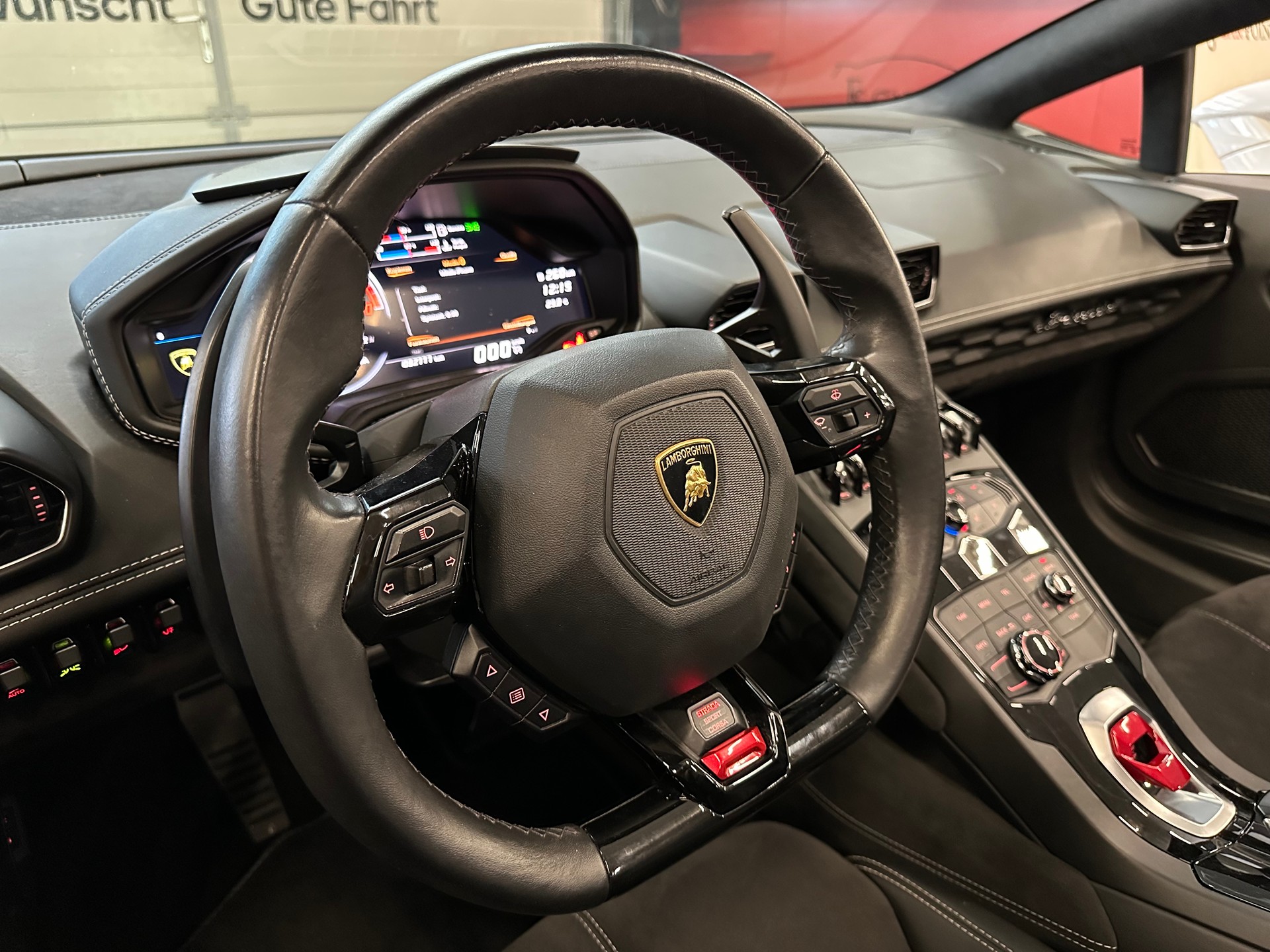 LAMBORGHINI HURACAN-image-17