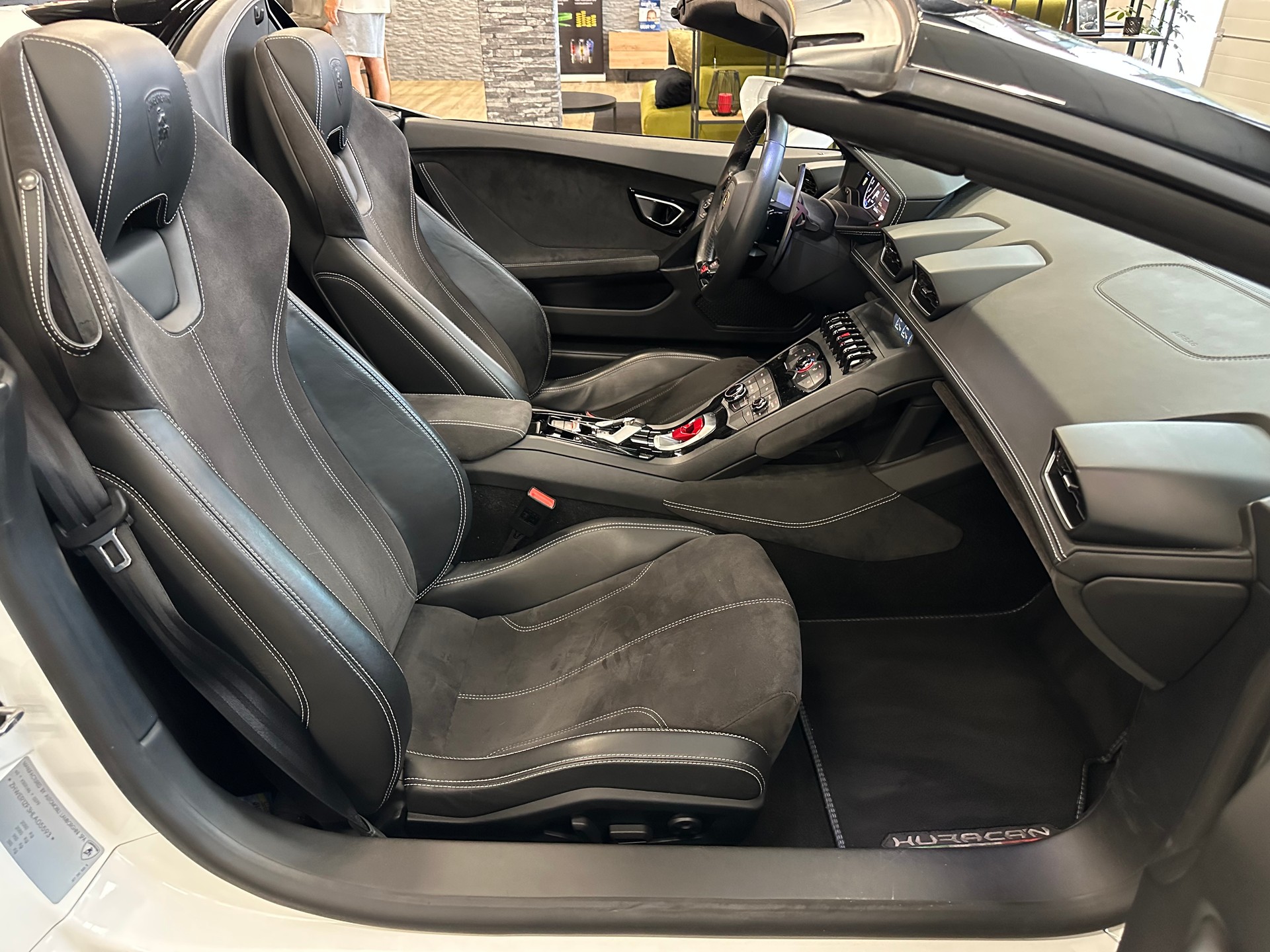 LAMBORGHINI HURACAN-image-15