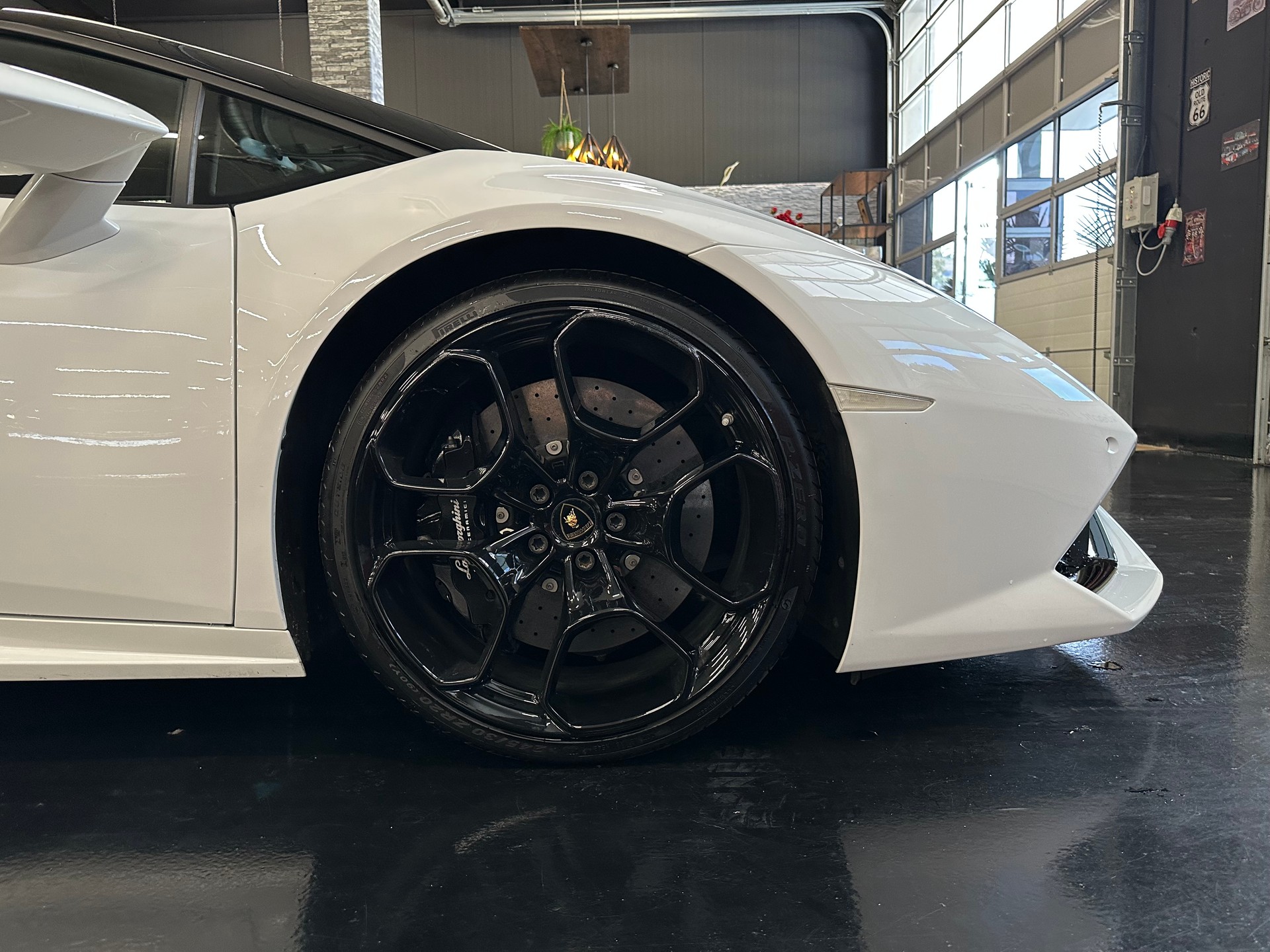 LAMBORGHINI HURACAN-image-8