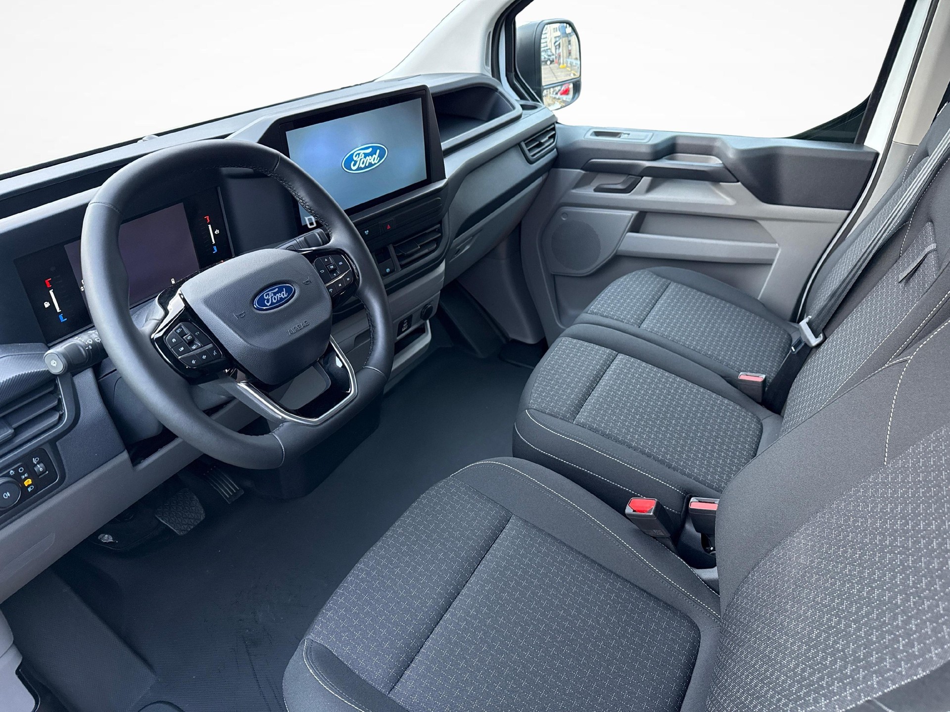 FORD E-Transit C Van 320 L2 74 kWh Trend-image-9